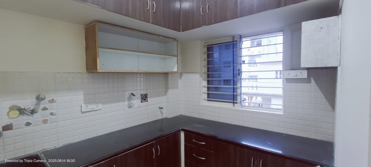 https://findmyroom-property-images-india.s3.ap-south-1.amazonaws.com/jmbgx-1749965751407-12330.jpeg