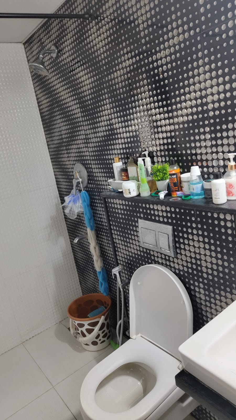 https://findmyroom-property-images-india.s3.ap-south-1.amazonaws.com/jnyvy-1720940235819-45840.jpeg
