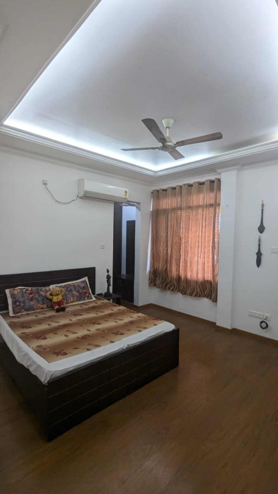 https://findmyroom-property-images-india.s3.ap-south-1.amazonaws.com/jreyv-1762073618263-63253