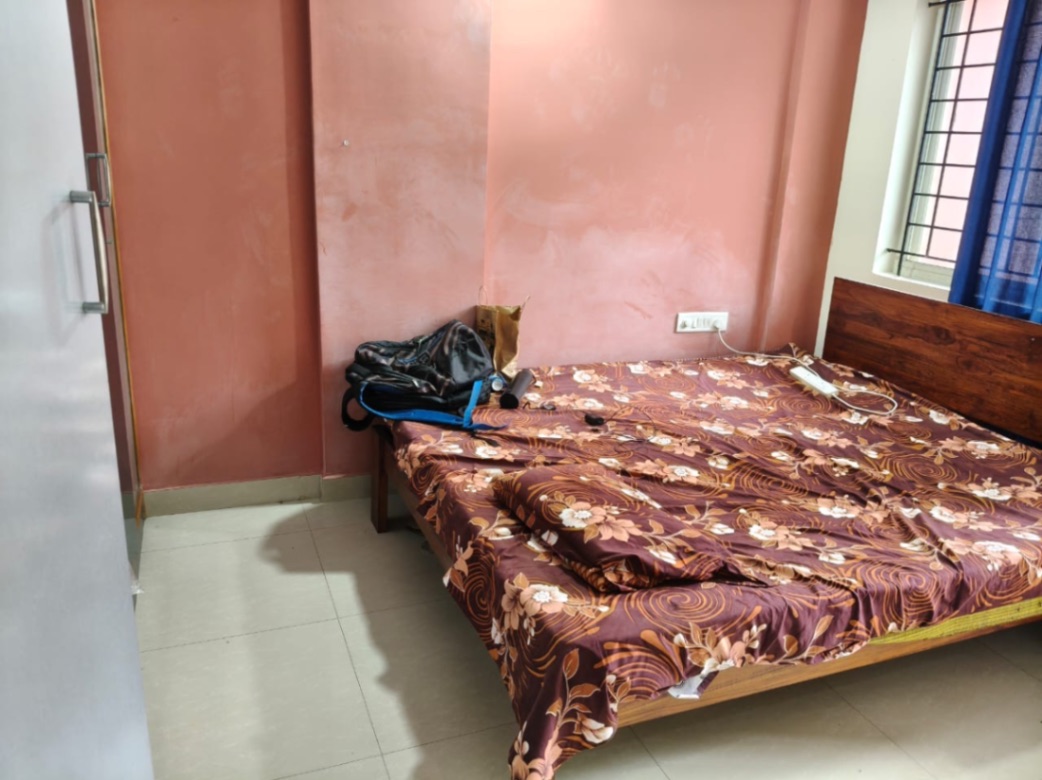 https://findmyroom-property-images-india.s3.ap-south-1.amazonaws.com/jrtau-1760002182157-05701