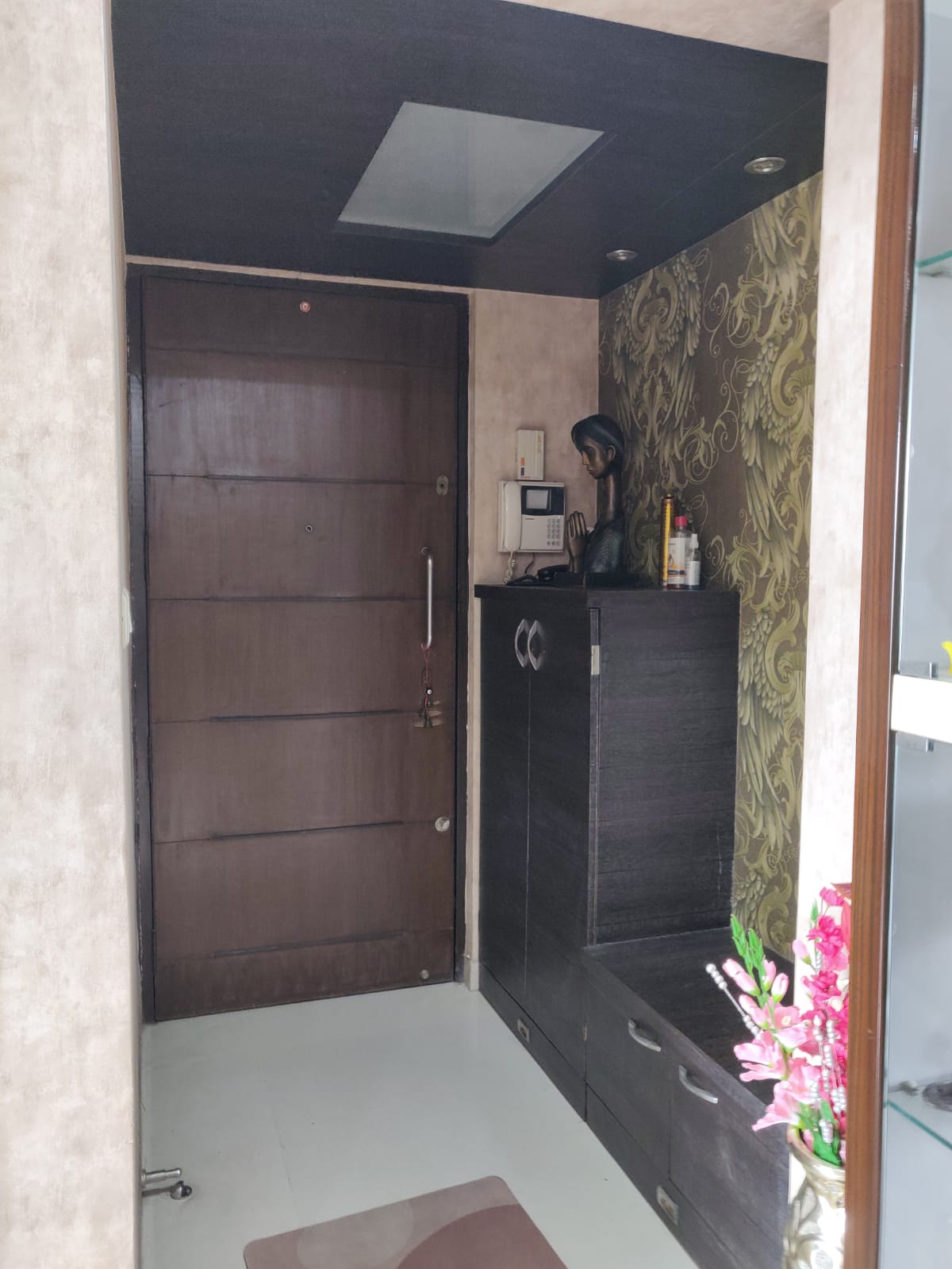 https://findmyroom-property-images-india.s3.ap-south-1.amazonaws.com/jstor-1744999879663-86681.jpeg