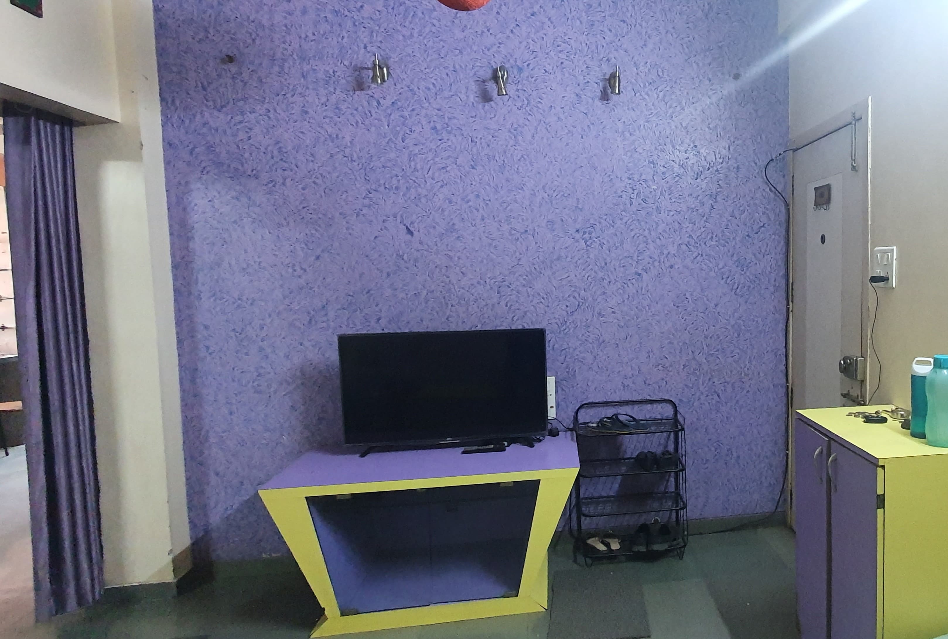 https://findmyroom-property-images-india.s3.ap-south-1.amazonaws.com/jvehu-1721461526786-22771.jpeg