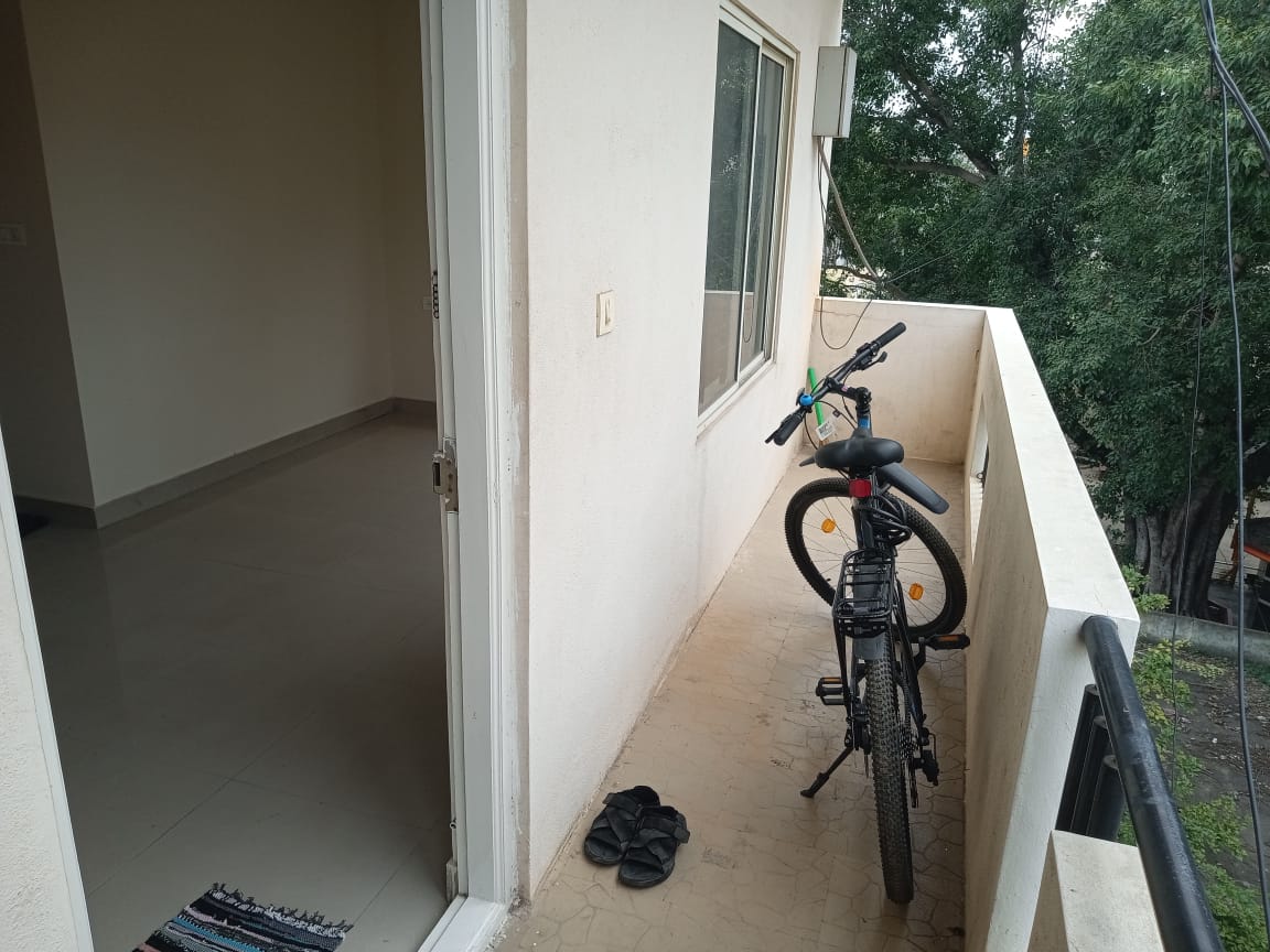 https://findmyroom-property-images-india.s3.ap-south-1.amazonaws.com/jvyuc-1741359695223-23717.jpeg