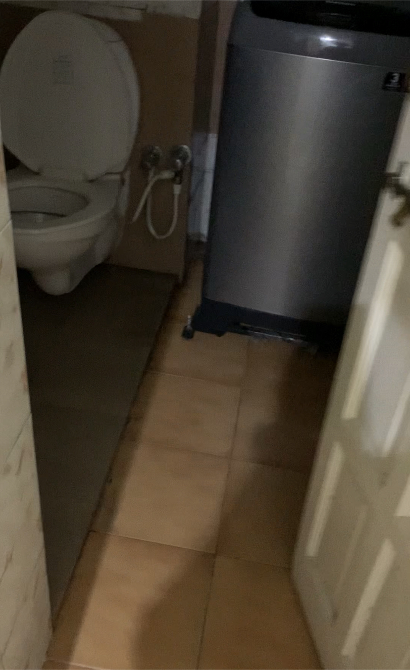 https://findmyroom-property-images-india.s3.ap-south-1.amazonaws.com/jwgha-1665758794947-53226.jpeg
