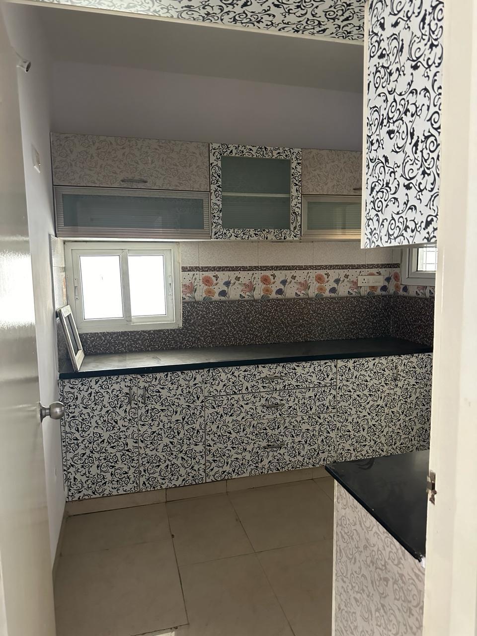 https://findmyroom-property-images-india.s3.ap-south-1.amazonaws.com/jwhuy-1708851912895-20300.jpg