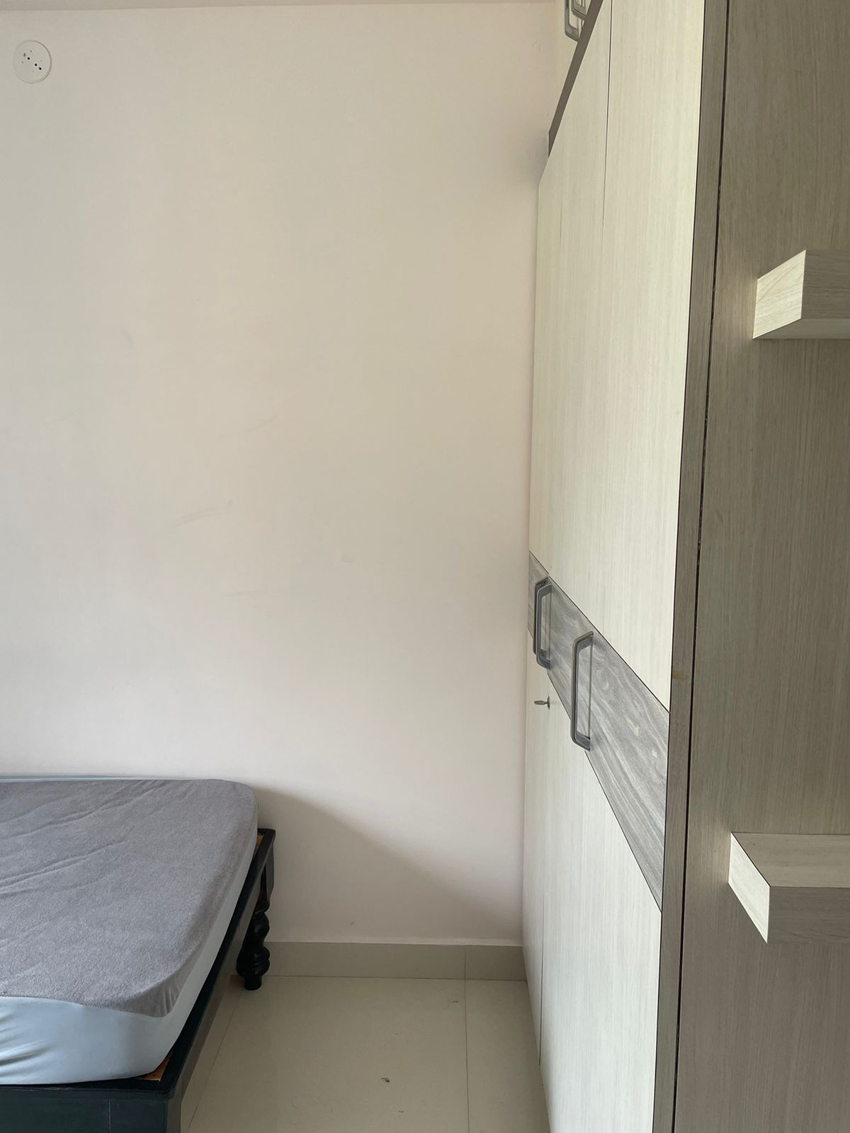https://findmyroom-property-images-india.s3.ap-south-1.amazonaws.com/karyi-1688973536204-74540.jpeg