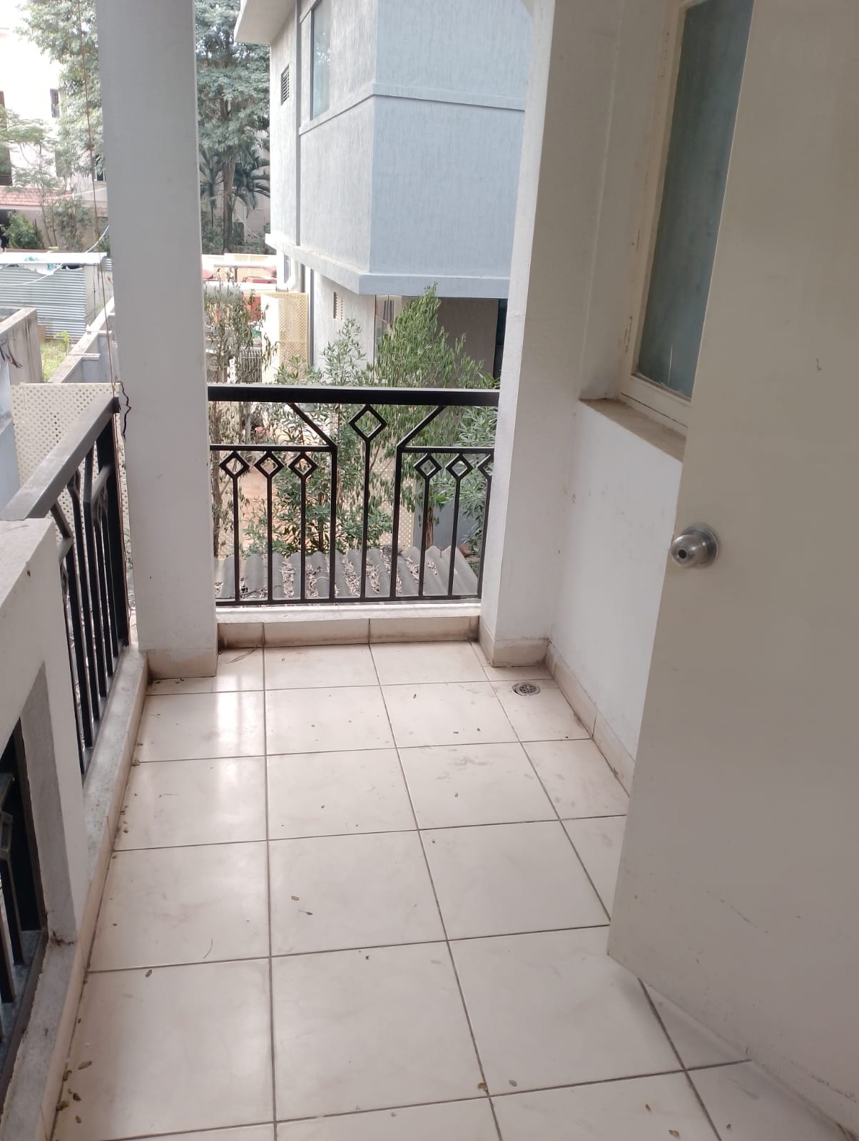 https://findmyroom-property-images-india.s3.ap-south-1.amazonaws.com/kaxts-1671269258902-23478.jpg
