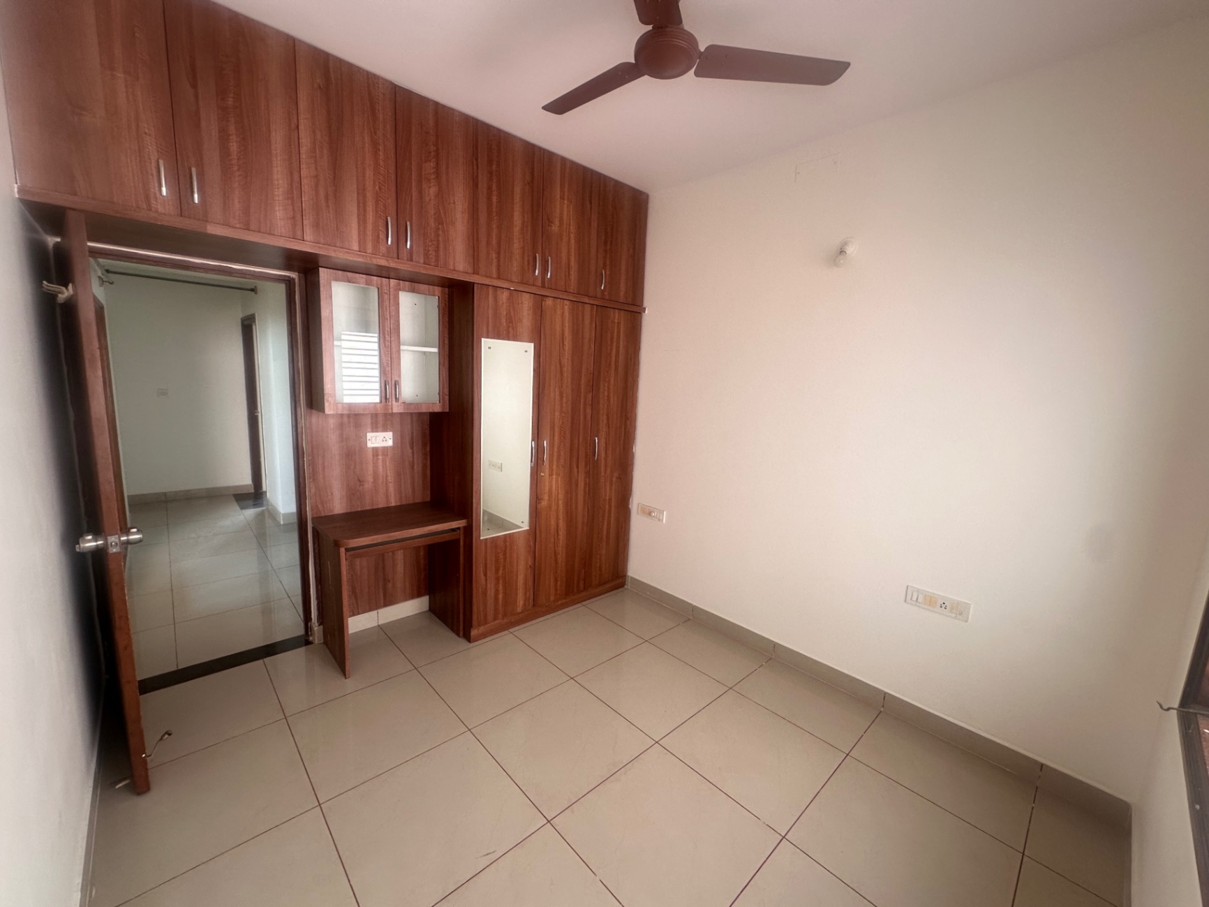 https://findmyroom-property-images-india.s3.ap-south-1.amazonaws.com/kdbfy-1768118066835-30252