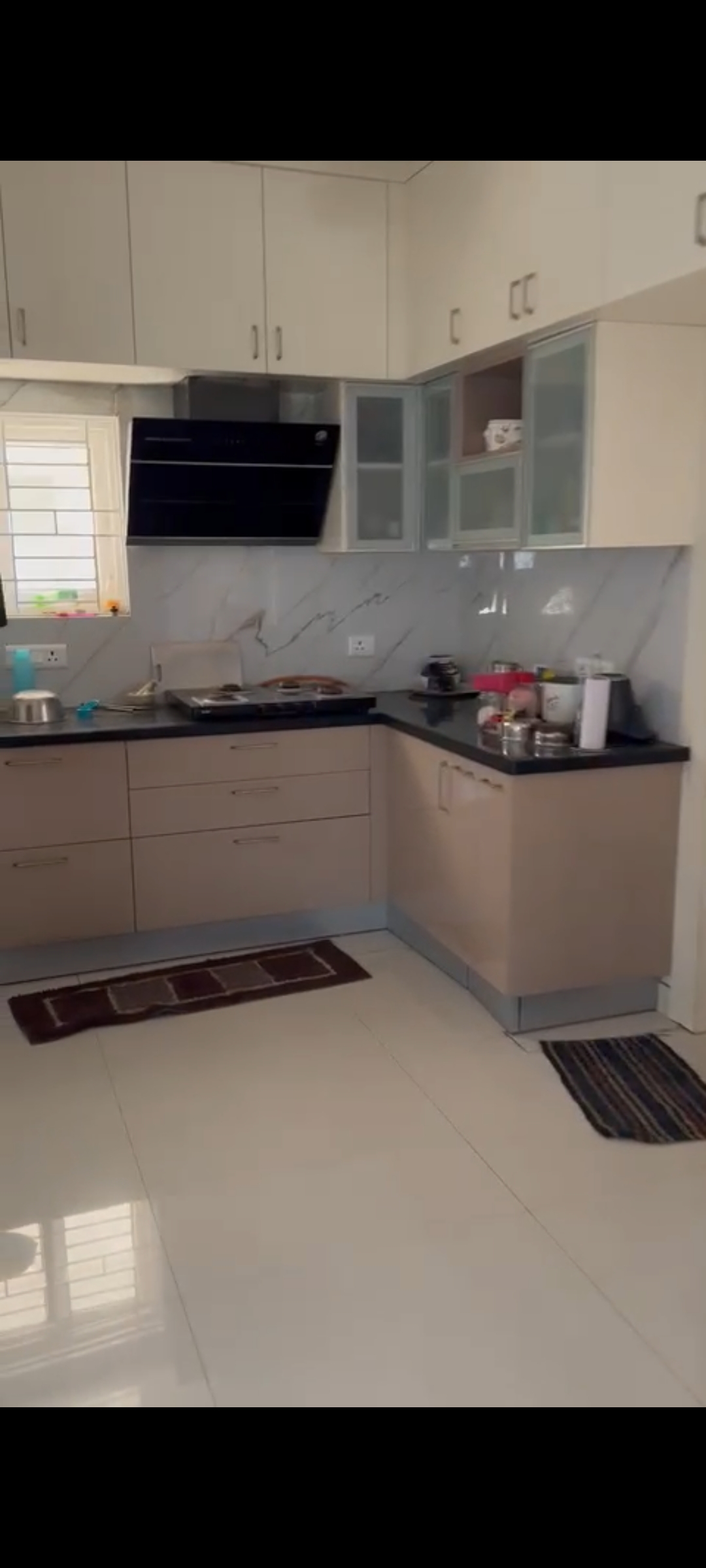 https://findmyroom-property-images-india.s3.ap-south-1.amazonaws.com/kdkth-1701400387400-85661.jpg