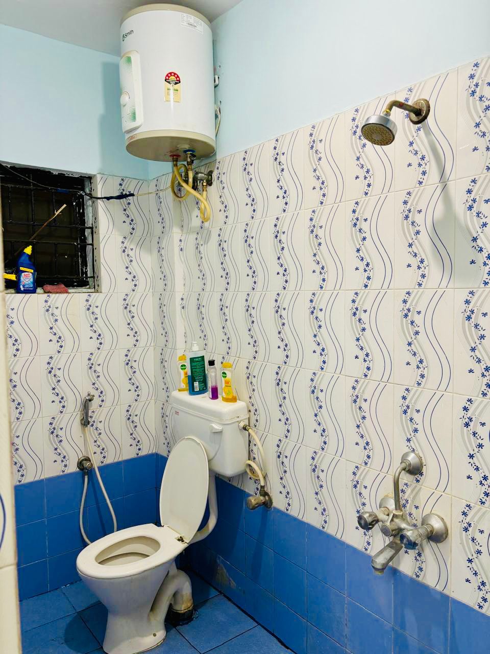 https://findmyroom-property-images-india.s3.ap-south-1.amazonaws.com/kfbyj-1717600205625-55605.jpg
