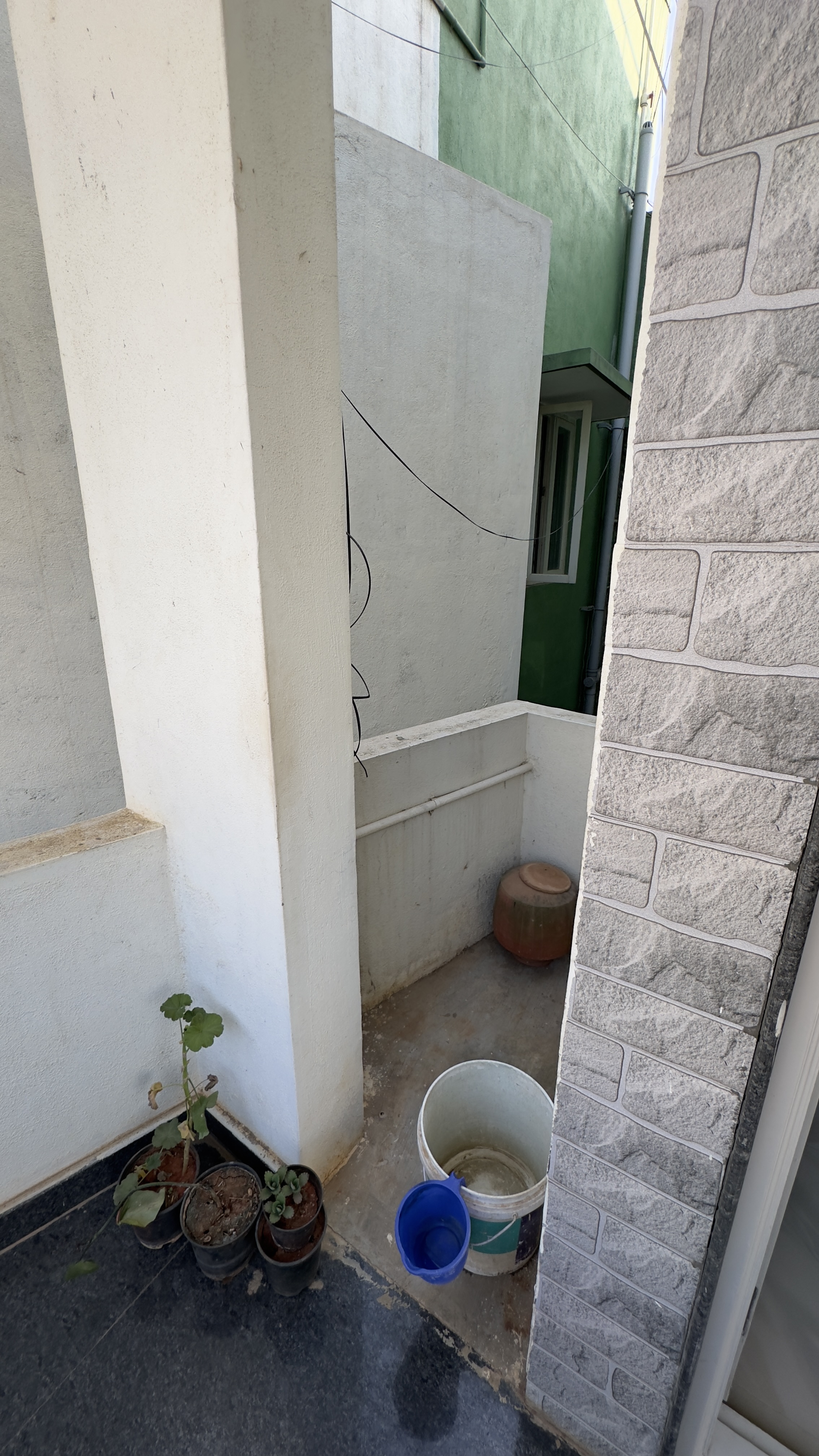 https://findmyroom-property-images-india.s3.ap-south-1.amazonaws.com/kgdif-1708069210203-85581.jpeg