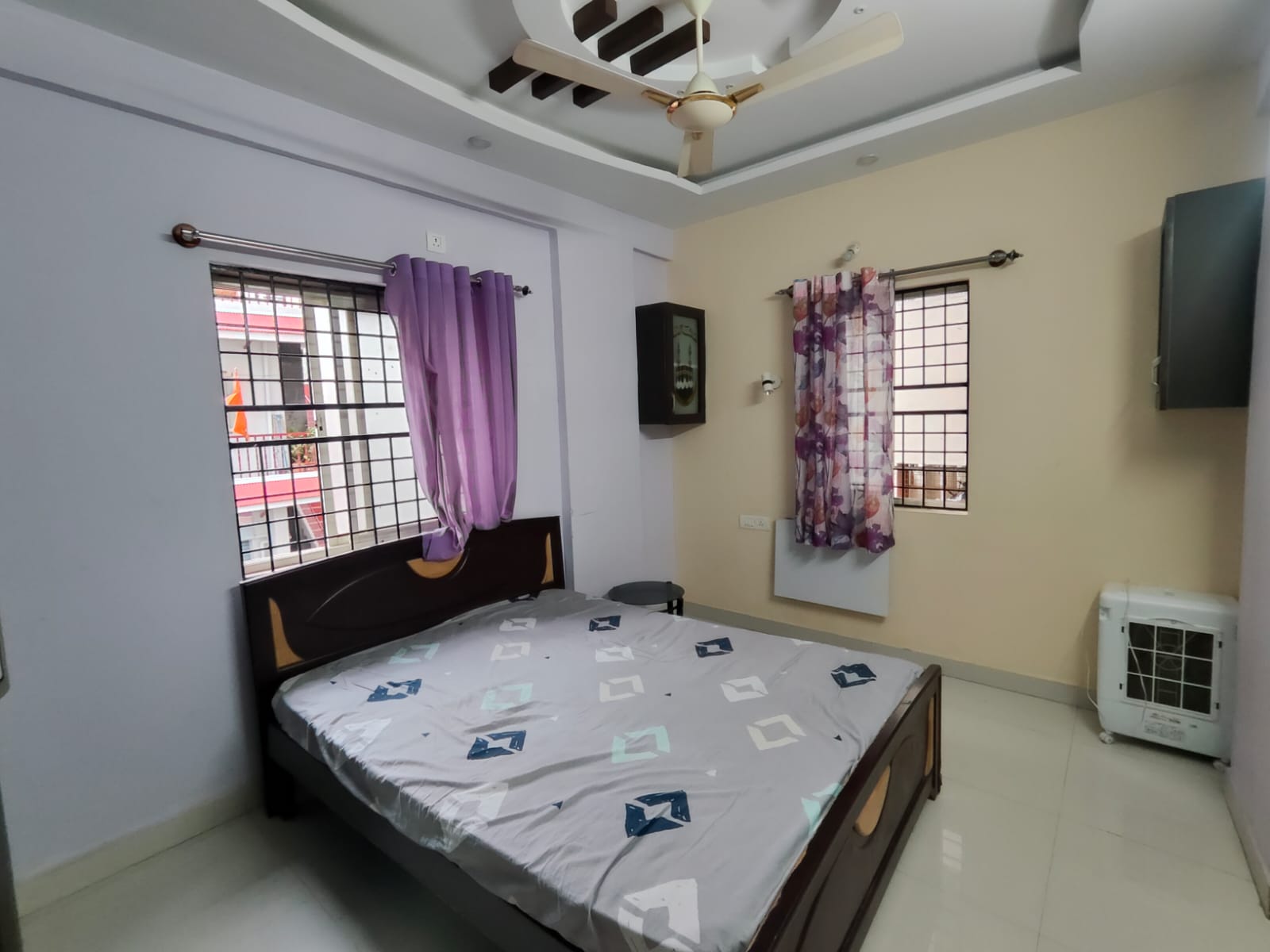 https://findmyroom-property-images-india.s3.ap-south-1.amazonaws.com/khrxd-1721618046102-00735.jpg