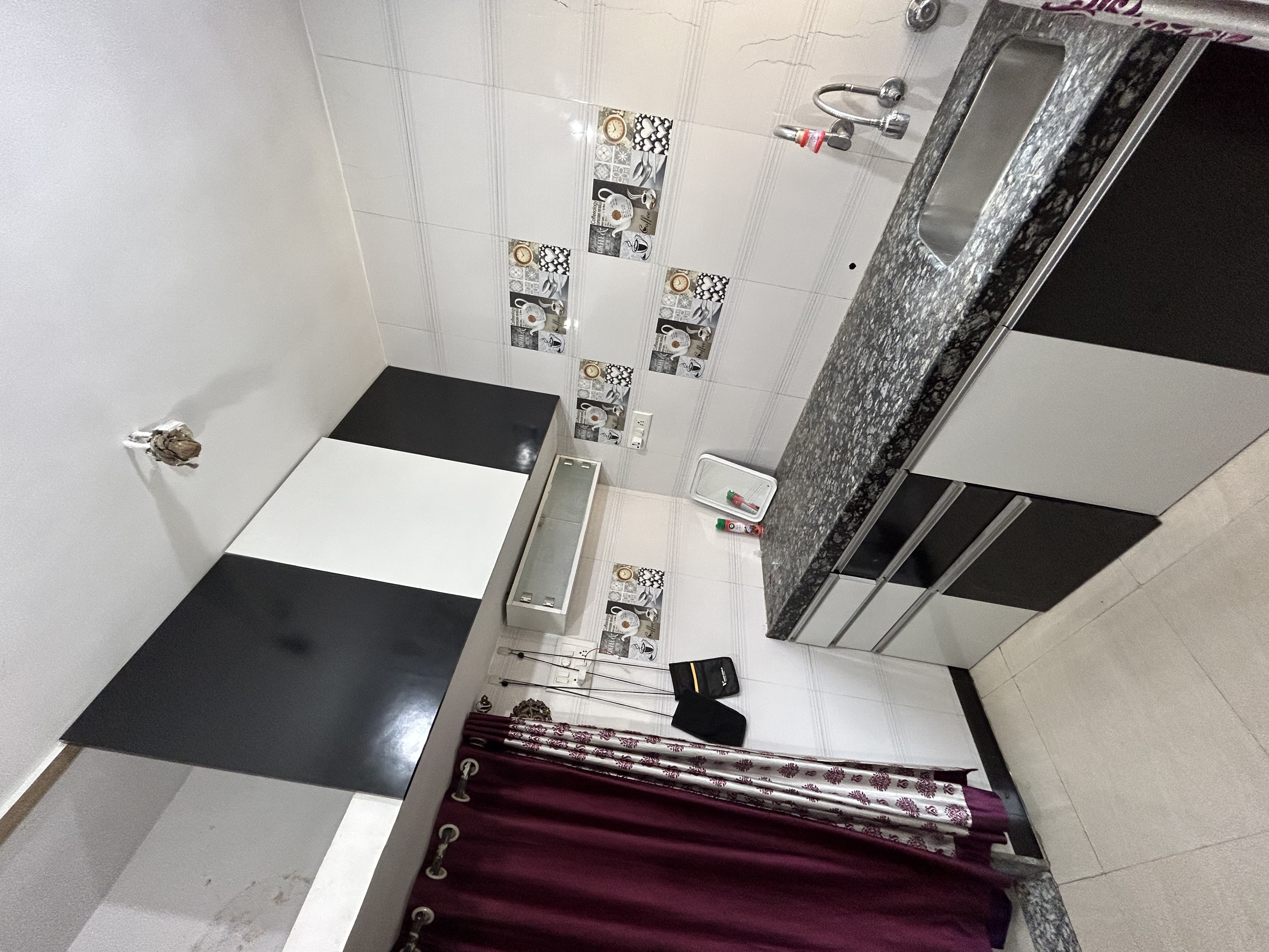 https://findmyroom-property-images-india.s3.ap-south-1.amazonaws.com/kikht-1711173587386-61843.jpeg
