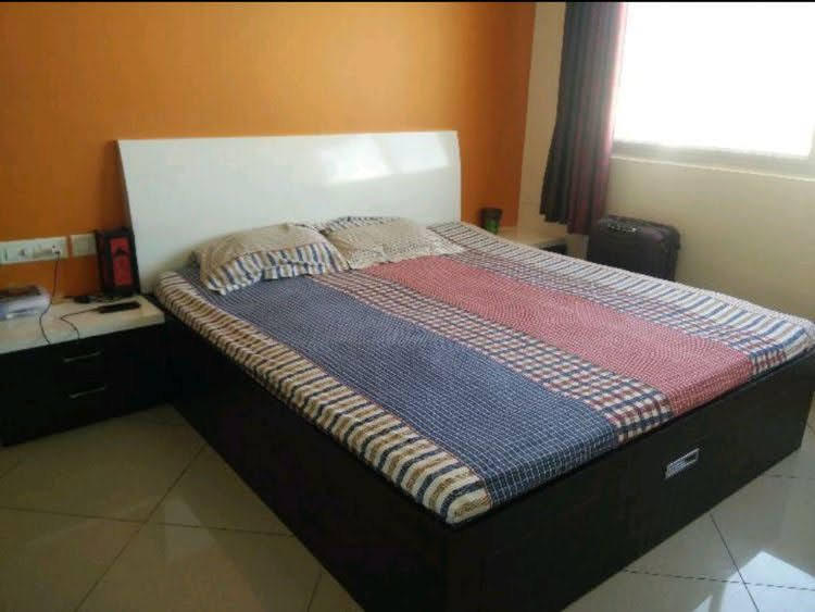 https://findmyroom-property-images-india.s3.ap-south-1.amazonaws.com/kiojq-1756884600339-87542.jpg