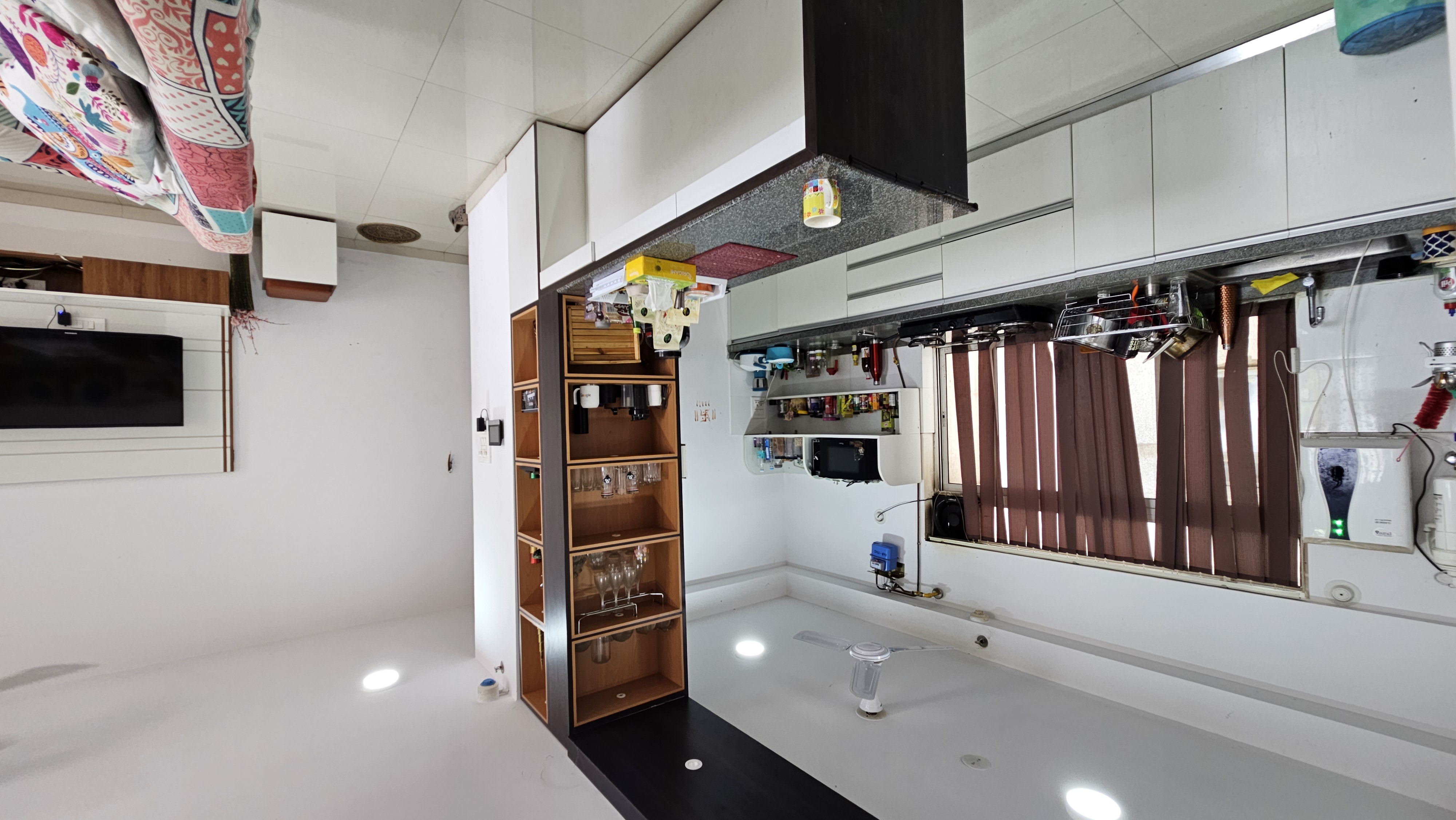 https://findmyroom-property-images-india.s3.ap-south-1.amazonaws.com/kjump-1718783748501-60823.jpg