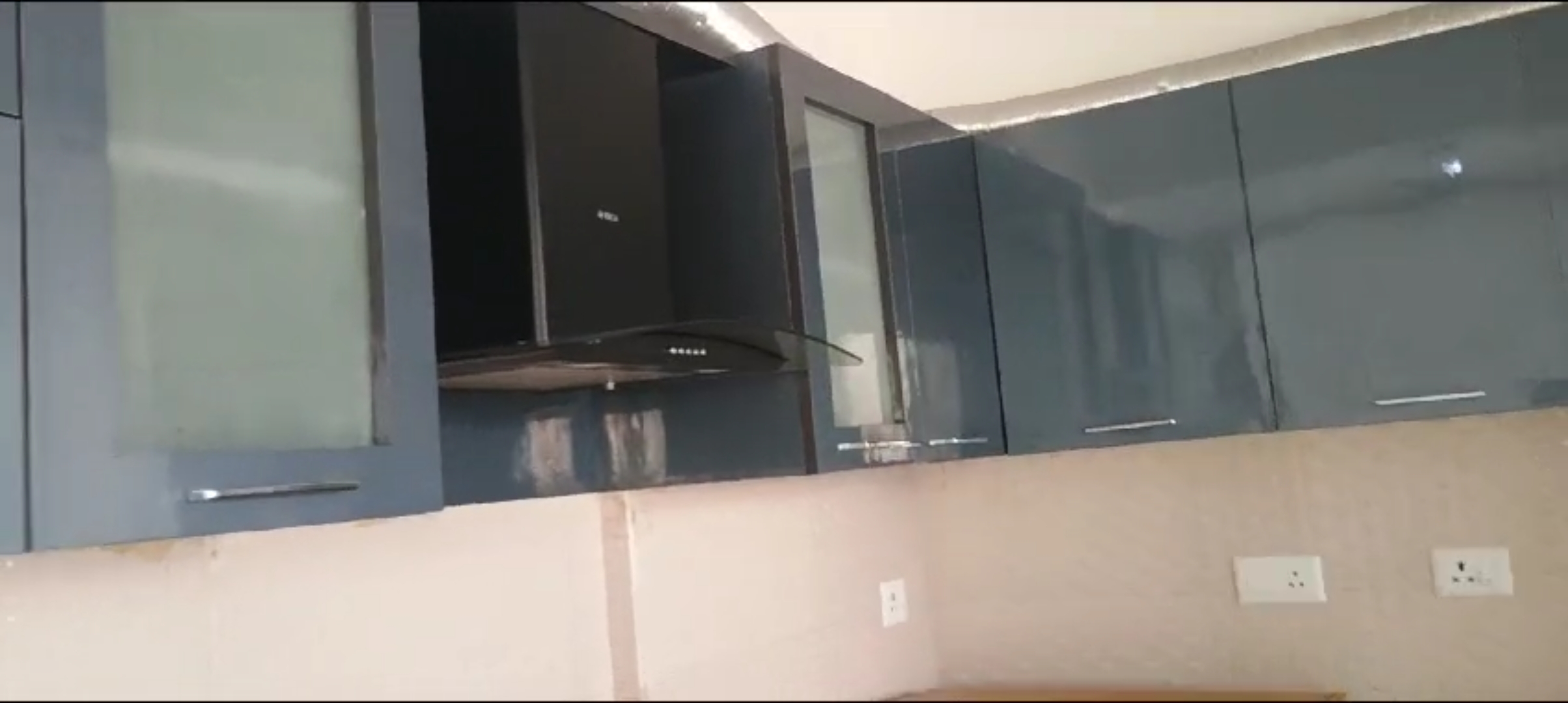 https://findmyroom-property-images-india.s3.ap-south-1.amazonaws.com/kkzay-1755276876543-01574.jpg
