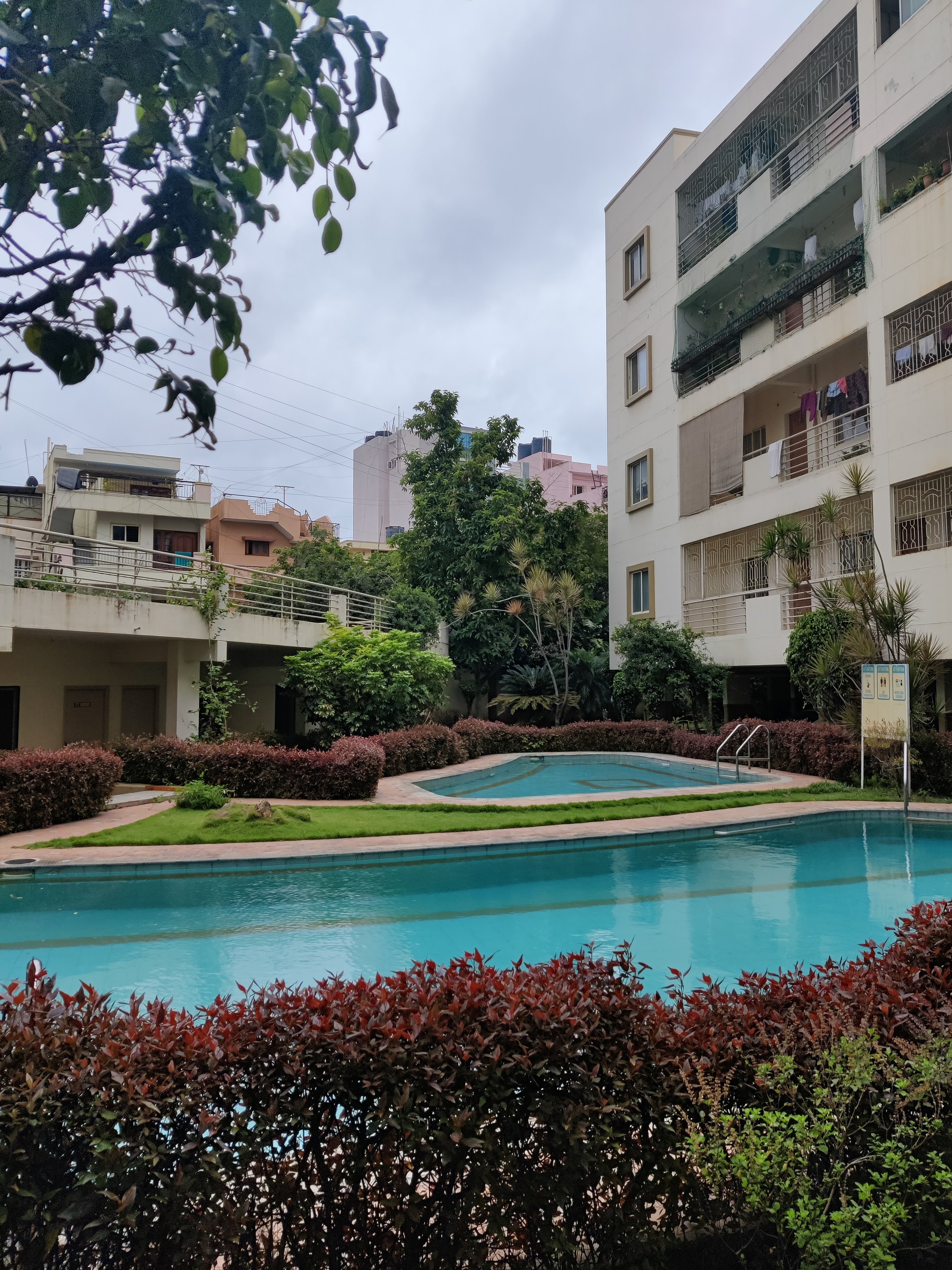 https://findmyroom-property-images-india.s3.ap-south-1.amazonaws.com/klnvv-1712245479377-36611.jpg