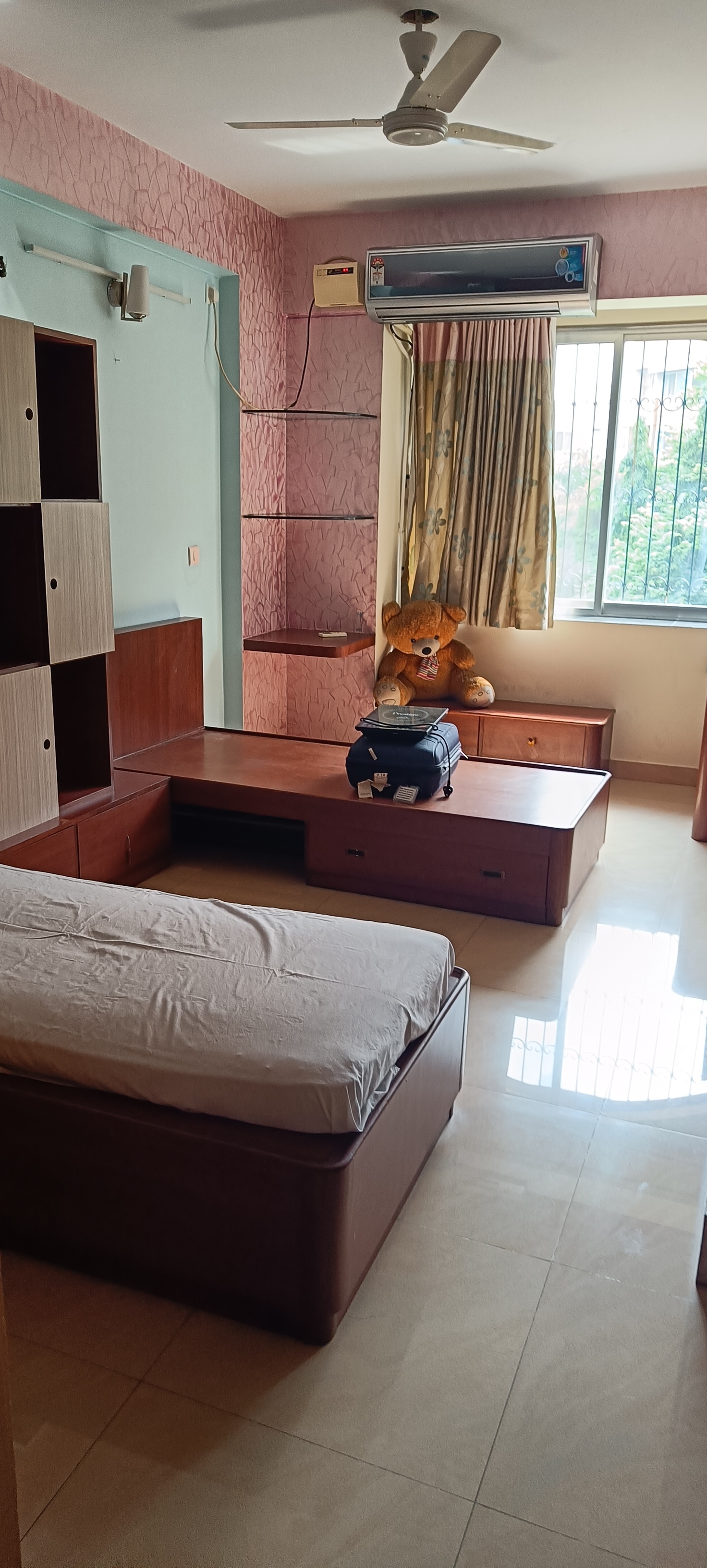 https://findmyroom-property-images-india.s3.ap-south-1.amazonaws.com/kmlox-1696605004486-83253.jpg