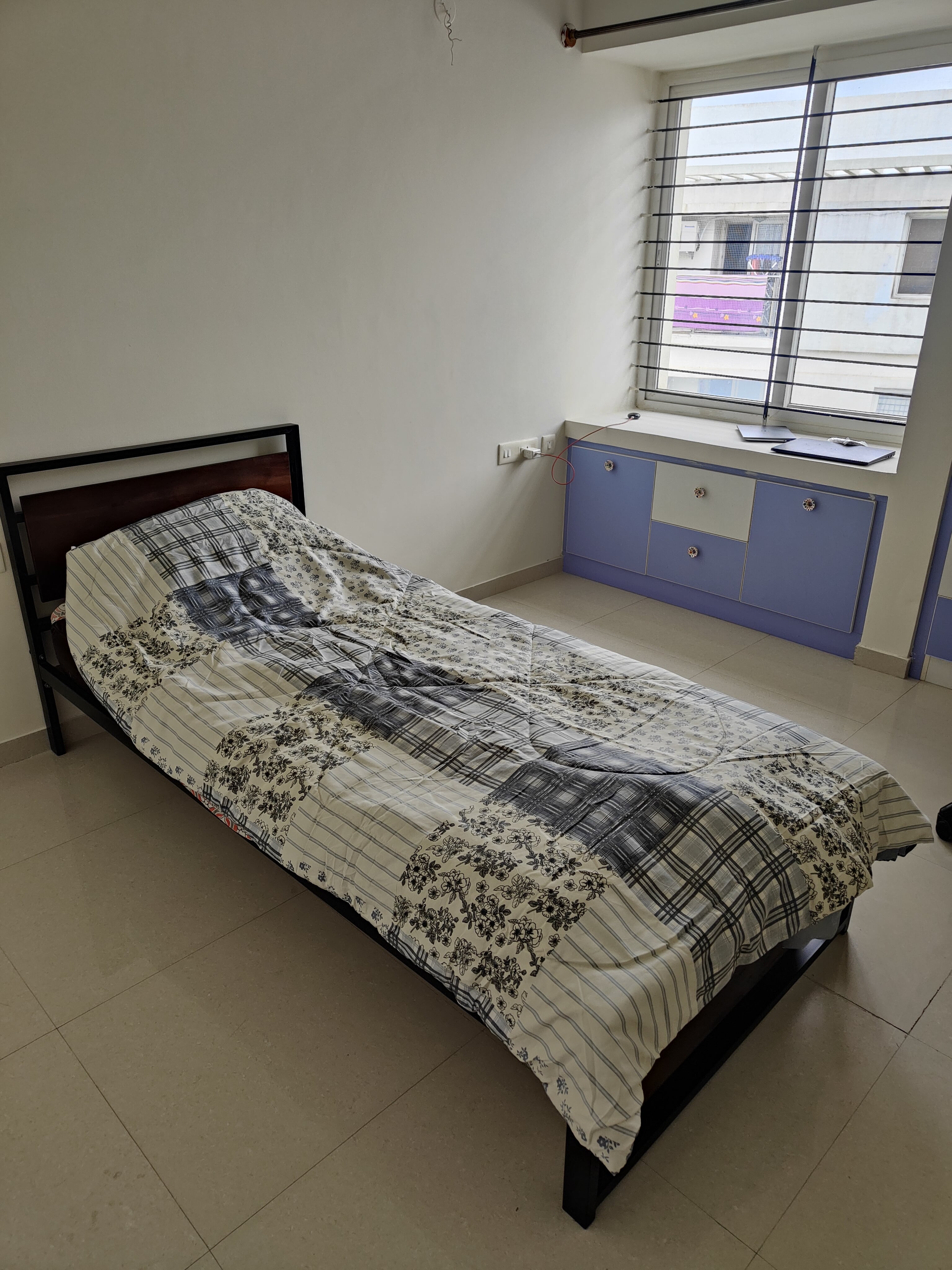 https://findmyroom-property-images-india.s3.ap-south-1.amazonaws.com/kmtpo-1736672271453-87157.jpg