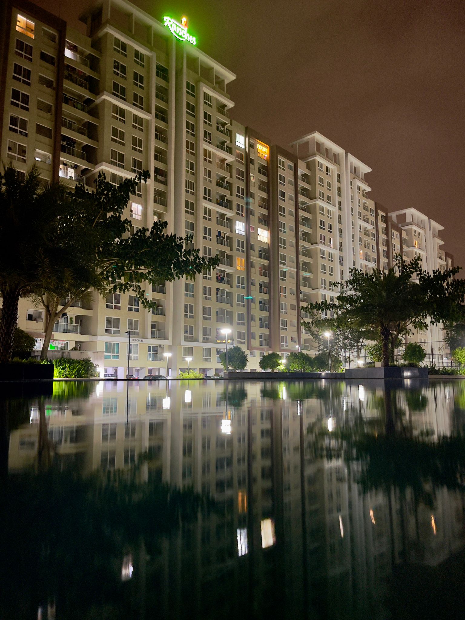 https://findmyroom-property-images-india.s3.ap-south-1.amazonaws.com/knpha-1719142845268-53532.jpeg