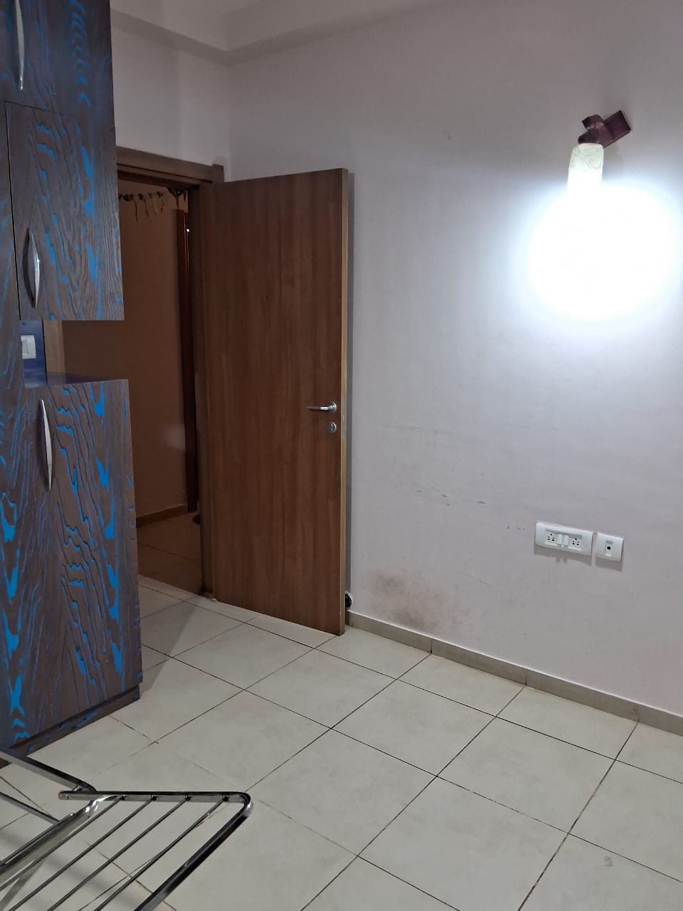 https://findmyroom-property-images-india.s3.ap-south-1.amazonaws.com/kqgsx-1725027979037-07771.jpg