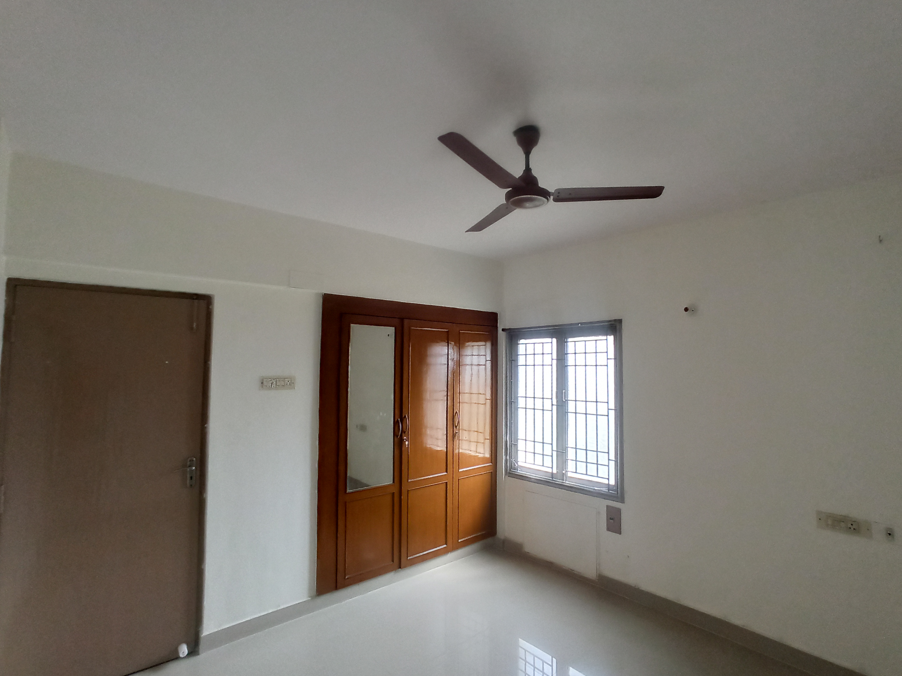 https://findmyroom-property-images-india.s3.ap-south-1.amazonaws.com/kryiu-1706424472734-62601.jpg