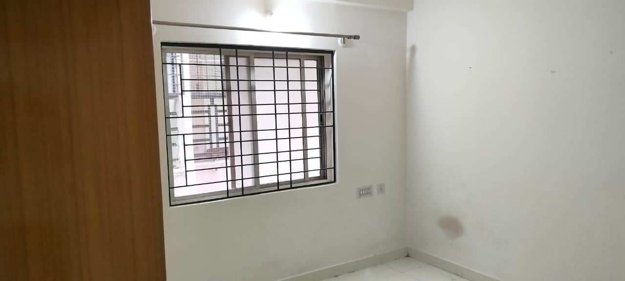 https://findmyroom-property-images-india.s3.ap-south-1.amazonaws.com/ksutp-1760526388177-83374