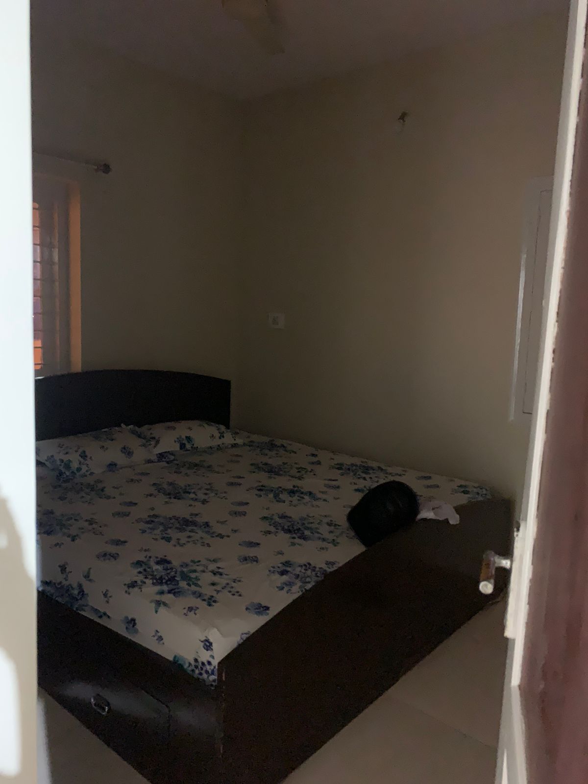 https://findmyroom-property-images-india.s3.ap-south-1.amazonaws.com/ktgsg-1702998970979-72613.jpeg