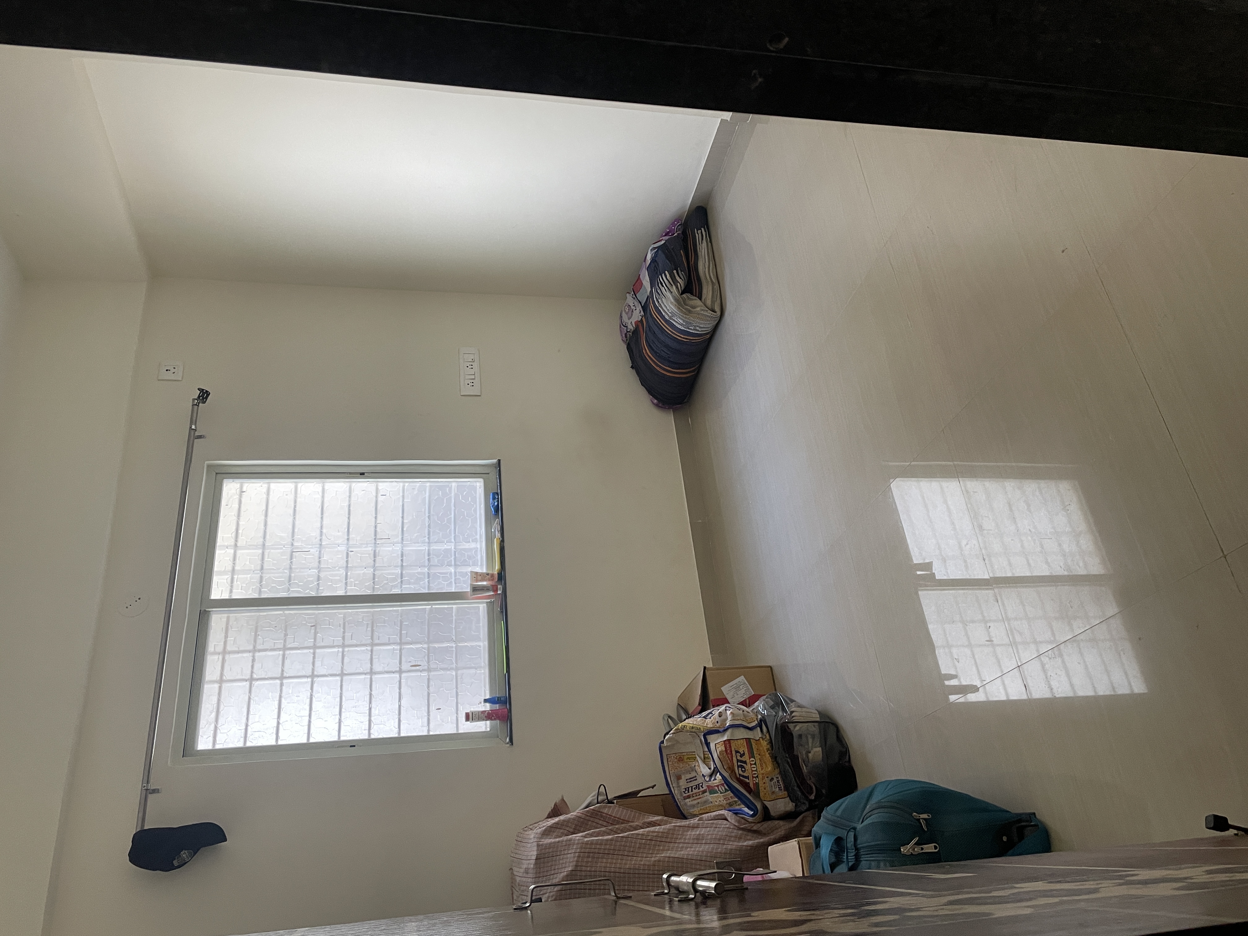 https://findmyroom-property-images-india.s3.ap-south-1.amazonaws.com/ktscf-1679765222419-27501.jpeg