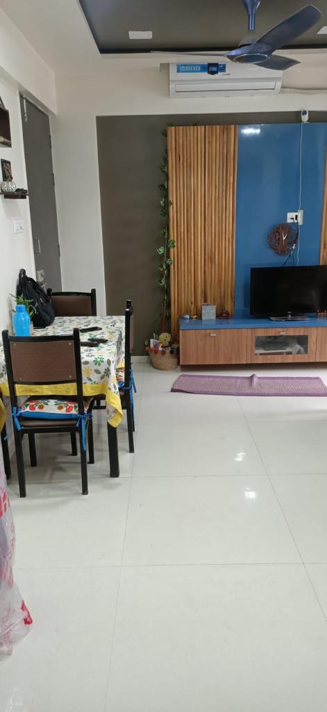https://findmyroom-property-images-india.s3.ap-south-1.amazonaws.com/ktscq-1688213960643-71386.jpg