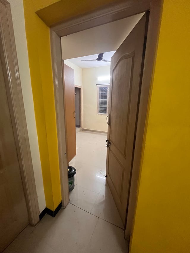 https://findmyroom-property-images-india.s3.ap-south-1.amazonaws.com/kukdq-1763711309791-30158