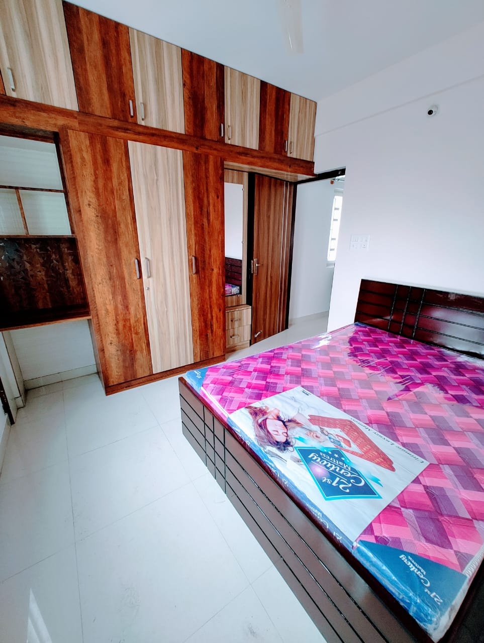 https://findmyroom-property-images-india.s3.ap-south-1.amazonaws.com/laisx-1689792415870-82845.jpeg