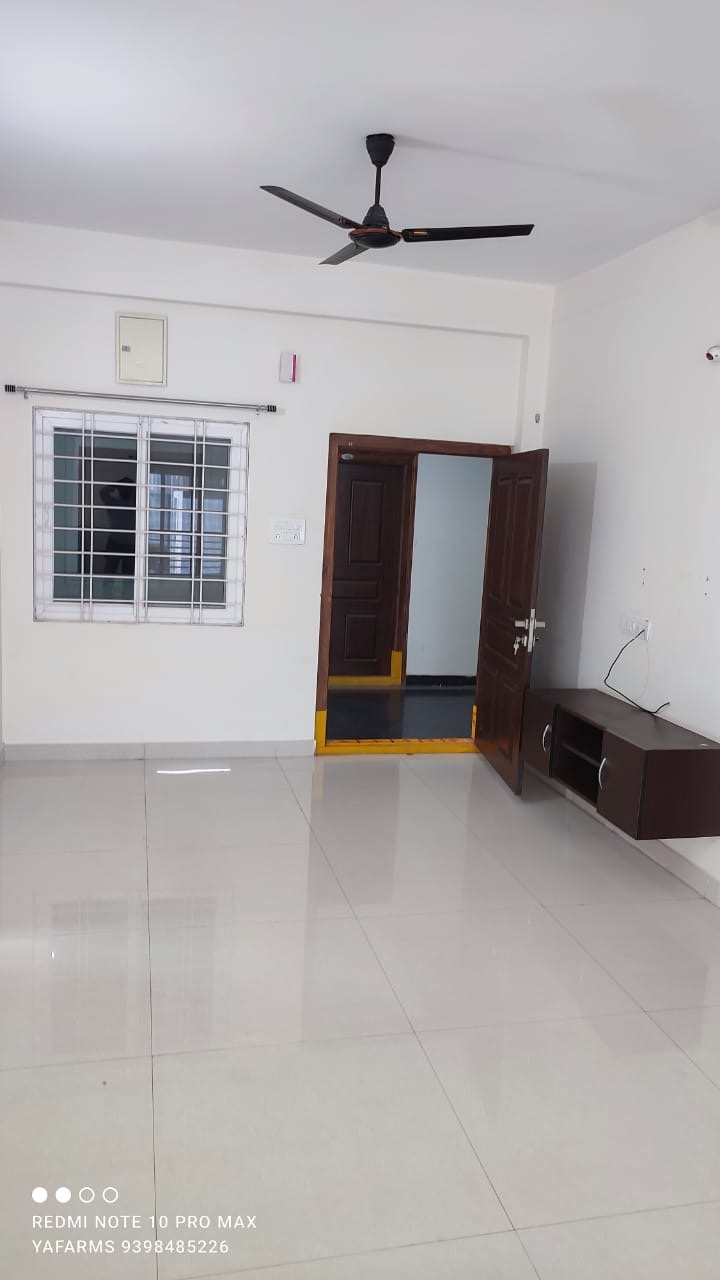 https://findmyroom-property-images-india.s3.ap-south-1.amazonaws.com/lanyd-1712137575235-40624.jpeg