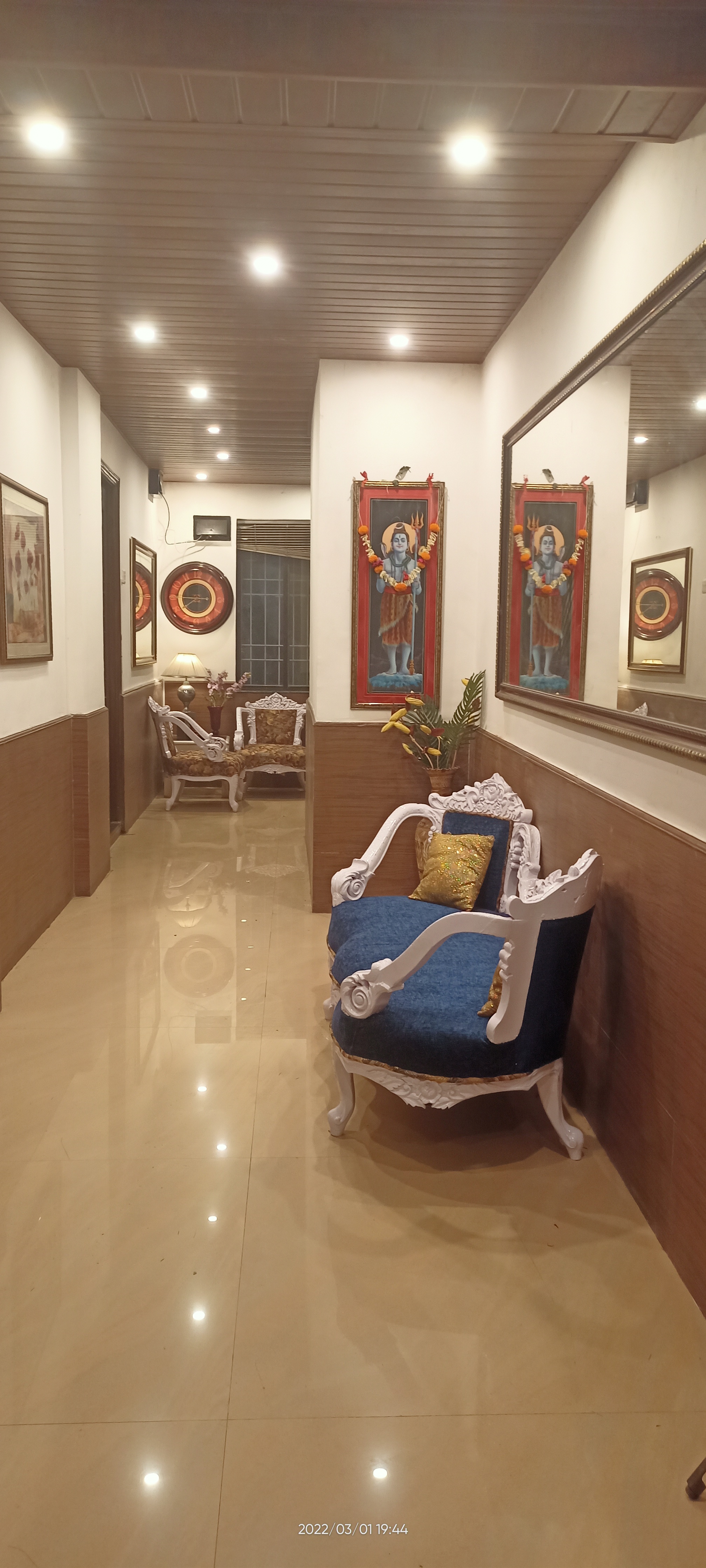 https://findmyroom-property-images-india.s3.ap-south-1.amazonaws.com/lavym-1743848853743-54824.jpg