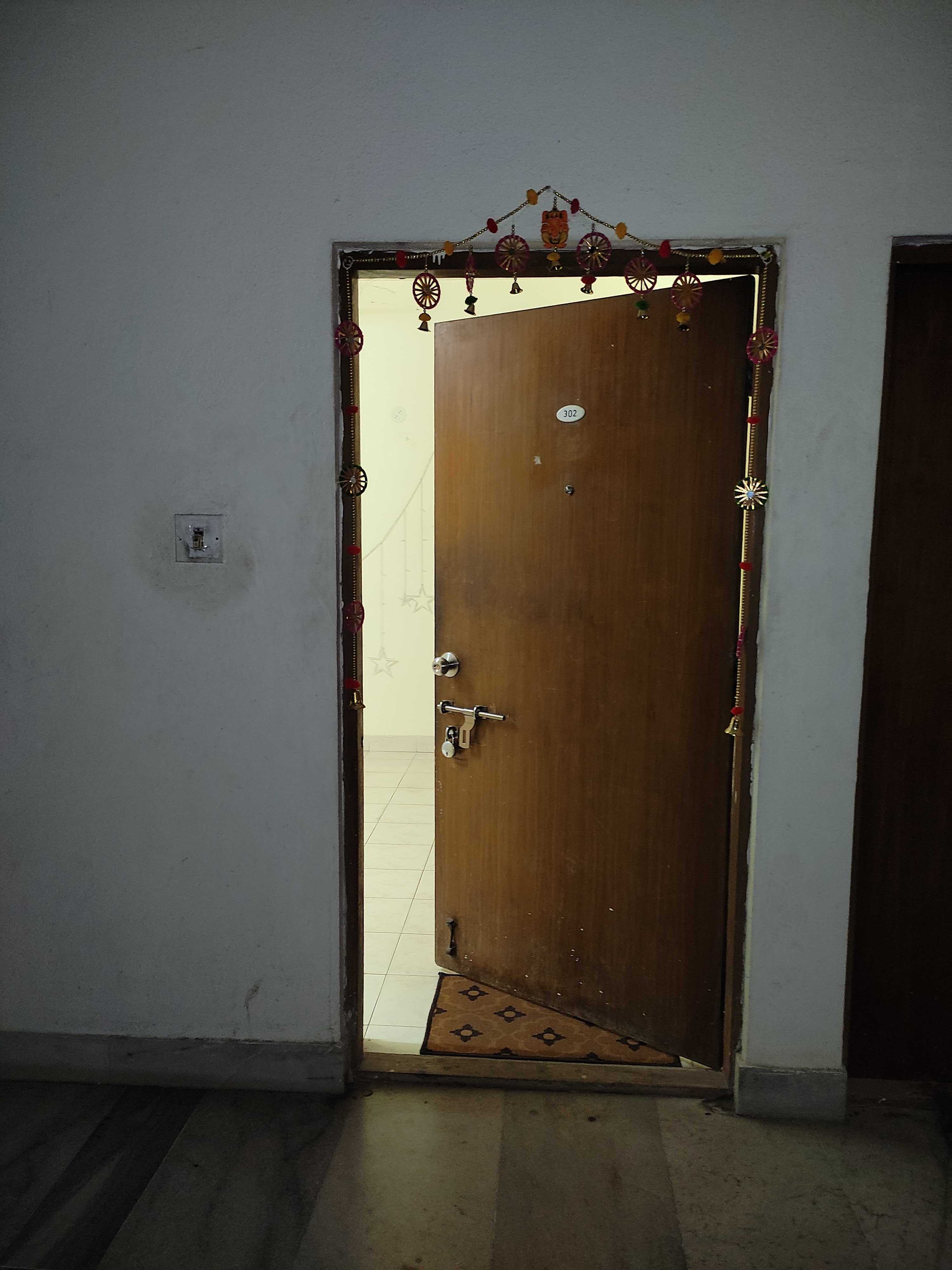 https://findmyroom-property-images-india.s3.ap-south-1.amazonaws.com/lcjcm-1712757342053-88521.jpg