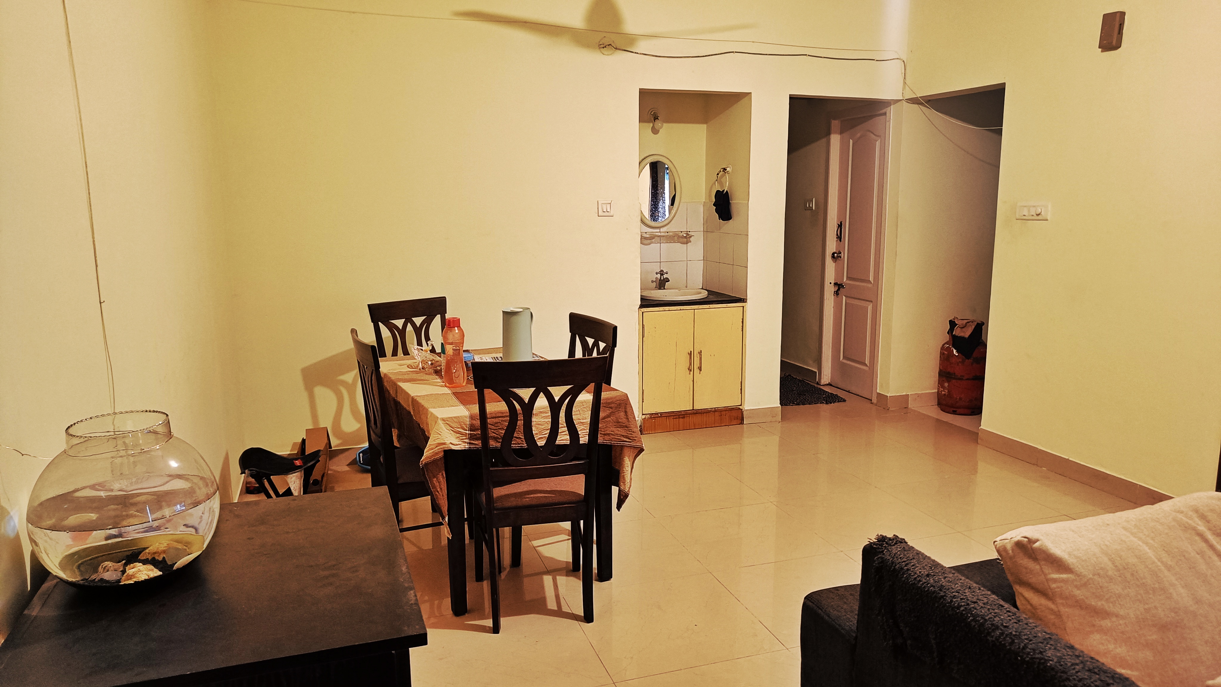 https://findmyroom-property-images-india.s3.ap-south-1.amazonaws.com/ldgxf-1731999494373-33854.jpg