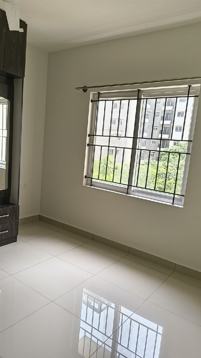 https://findmyroom-property-images-india.s3.ap-south-1.amazonaws.com/lgeyt-1744457216769-87425.jpg