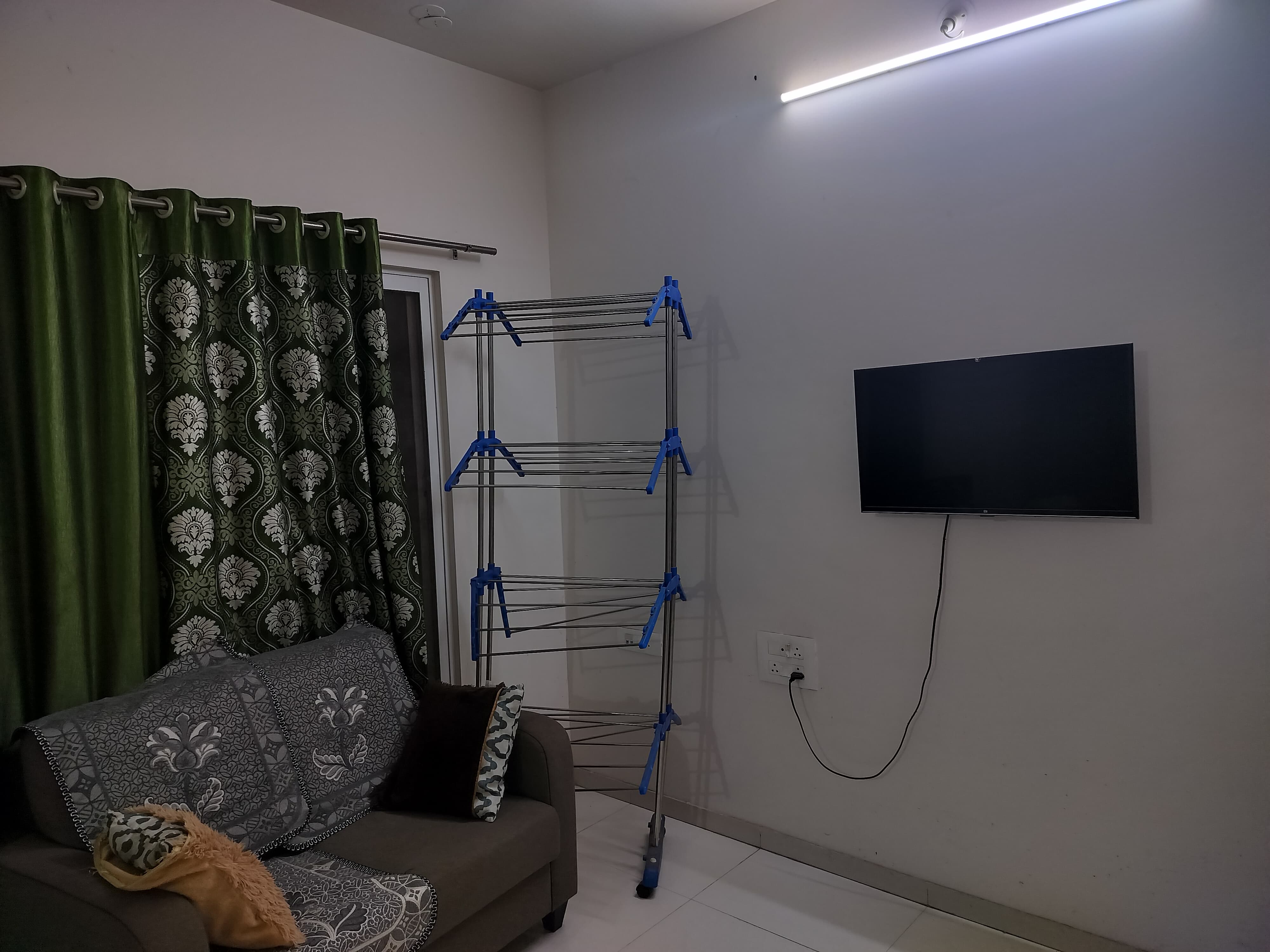 https://findmyroom-property-images-india.s3.ap-south-1.amazonaws.com/lglqa-1757384857586-51033.jpeg