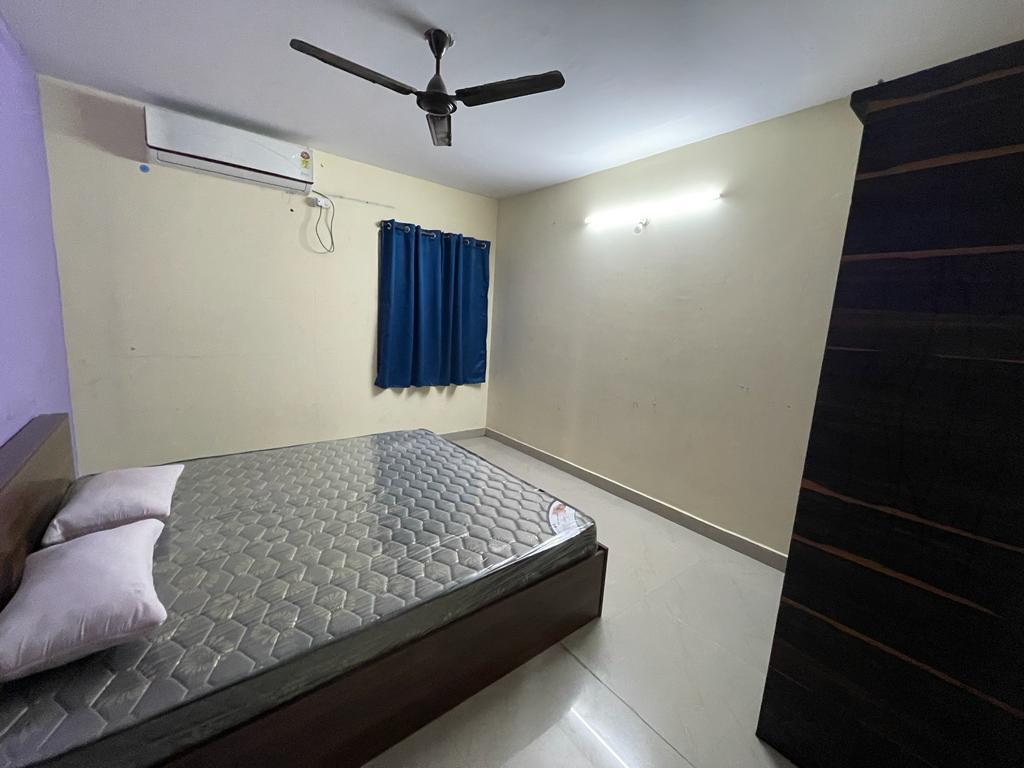 https://findmyroom-property-images-india.s3.ap-south-1.amazonaws.com/lmkur-1687766883357-74433.jpg