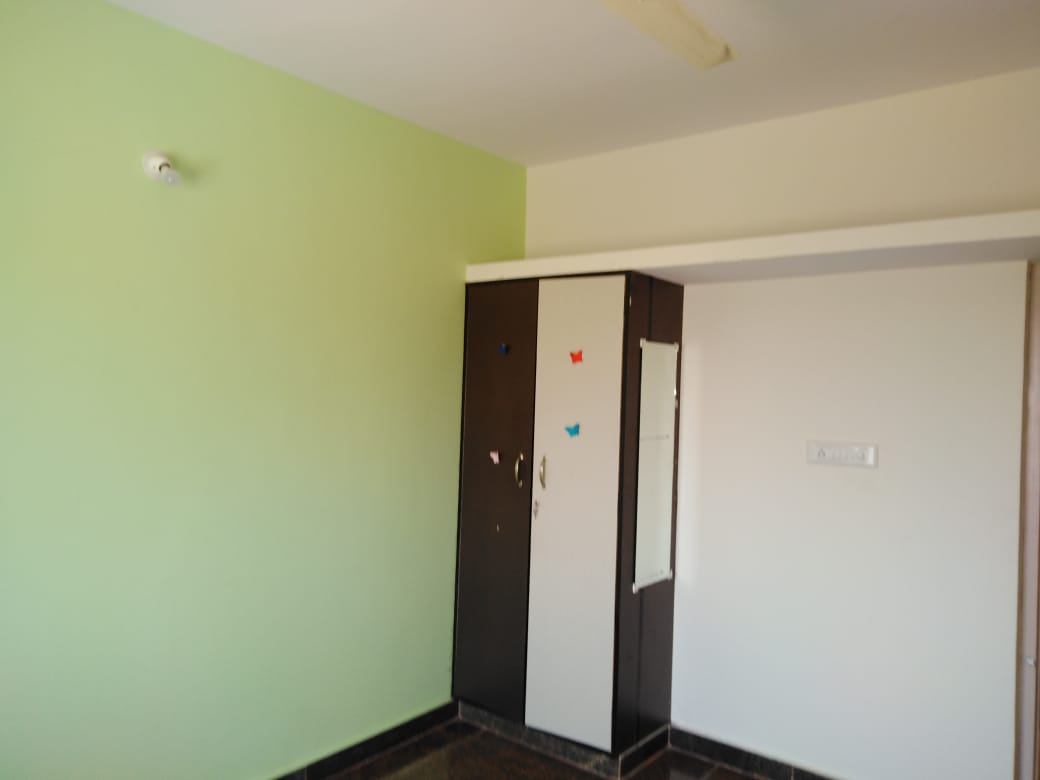 https://findmyroom-property-images-india.s3.ap-south-1.amazonaws.com/lmqlc-1760023875050-86687