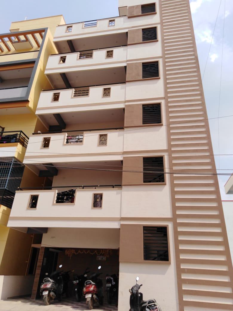 https://findmyroom-property-images-india.s3.ap-south-1.amazonaws.com/lnvcg-1760023875040-16048