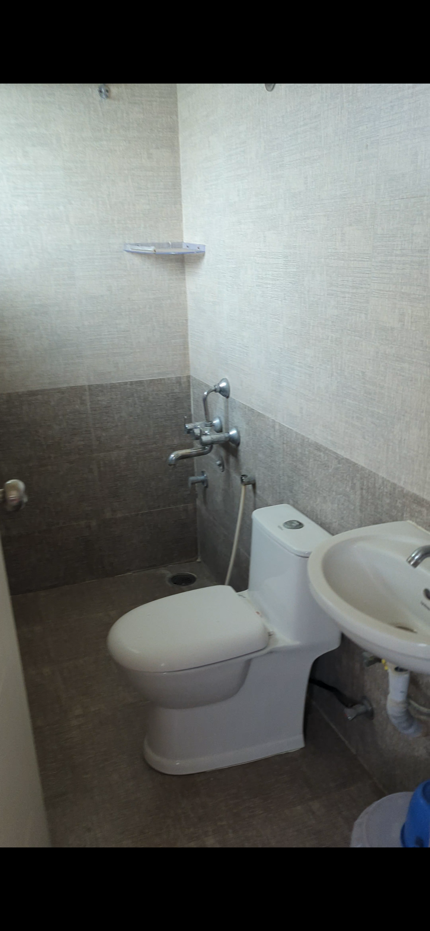 https://findmyroom-property-images-india.s3.ap-south-1.amazonaws.com/loogc-1721654606109-63322.png