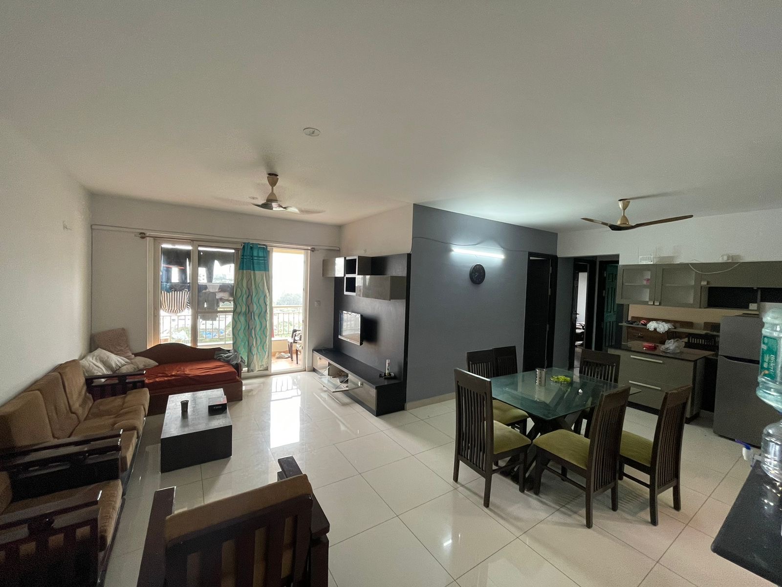 https://findmyroom-property-images-india.s3.ap-south-1.amazonaws.com/luwdv-1724918343864-01772.jpeg