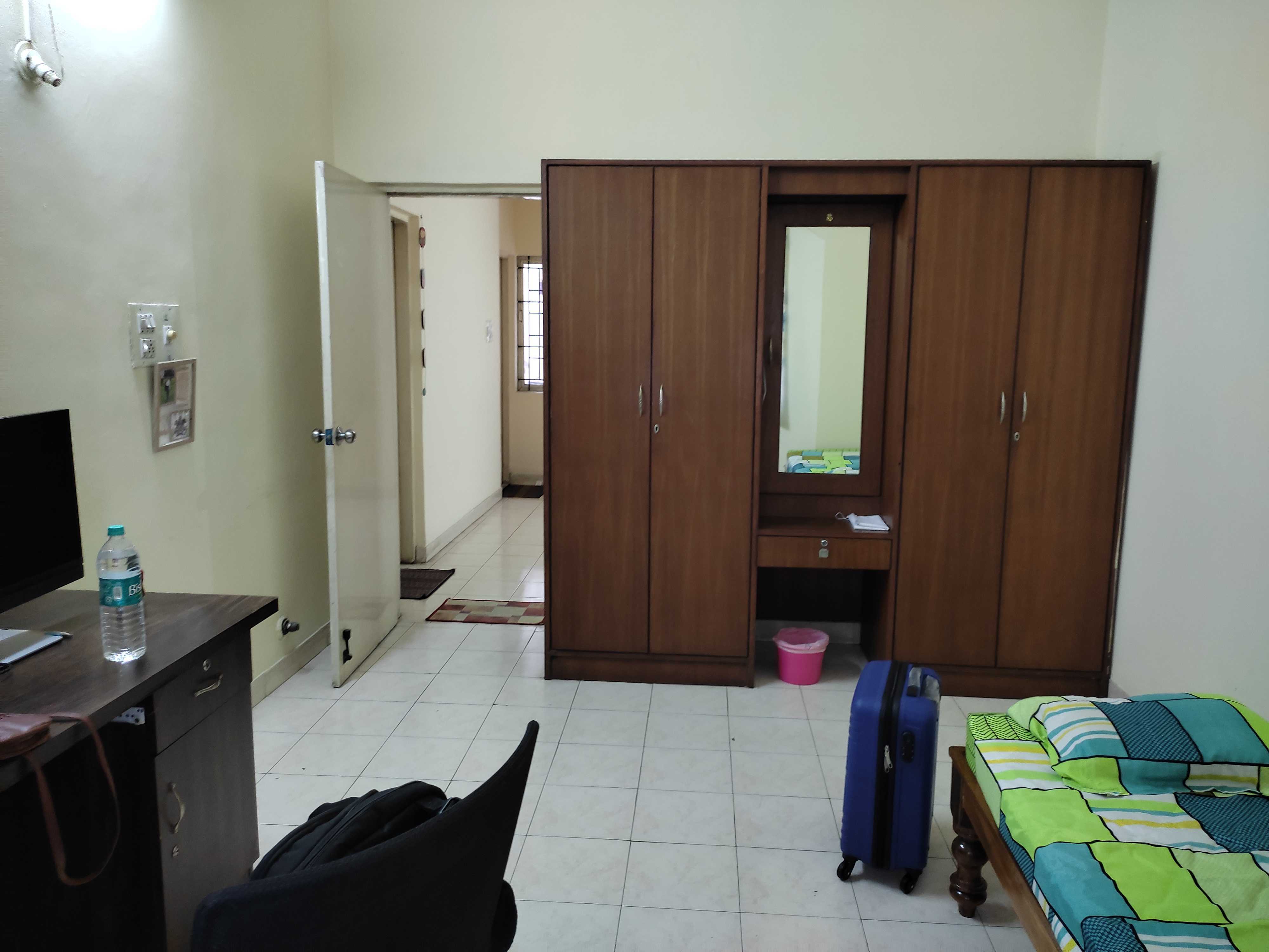 https://findmyroom-property-images-india.s3.ap-south-1.amazonaws.com/lvtvu-1712757342060-30211.jpg