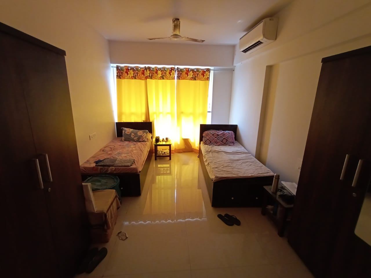 https://findmyroom-property-images-india.s3.ap-south-1.amazonaws.com/lwkzr-1765270624022-63020