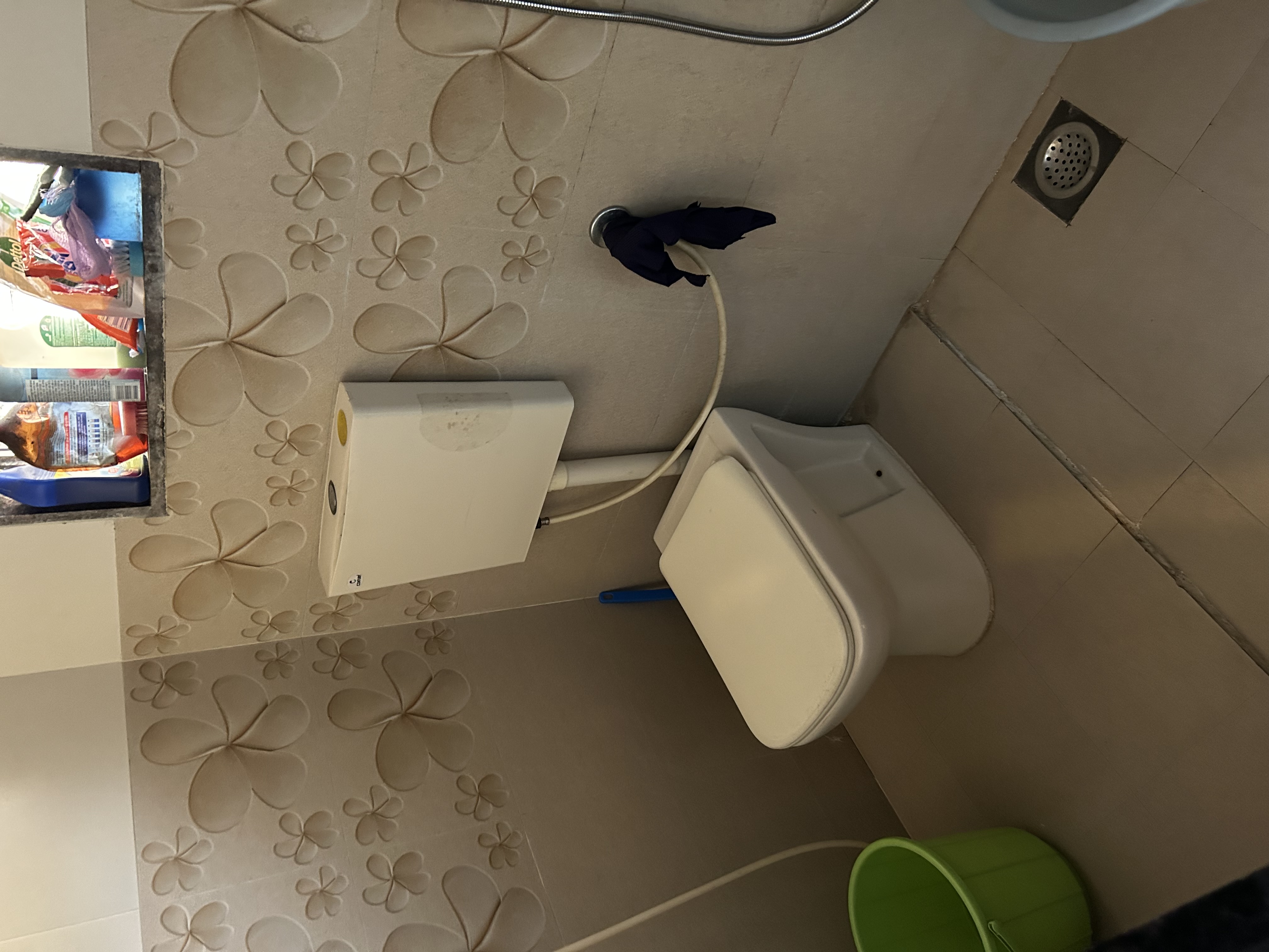https://findmyroom-property-images-india.s3.ap-south-1.amazonaws.com/lxysv-1711173587405-44480.jpeg
