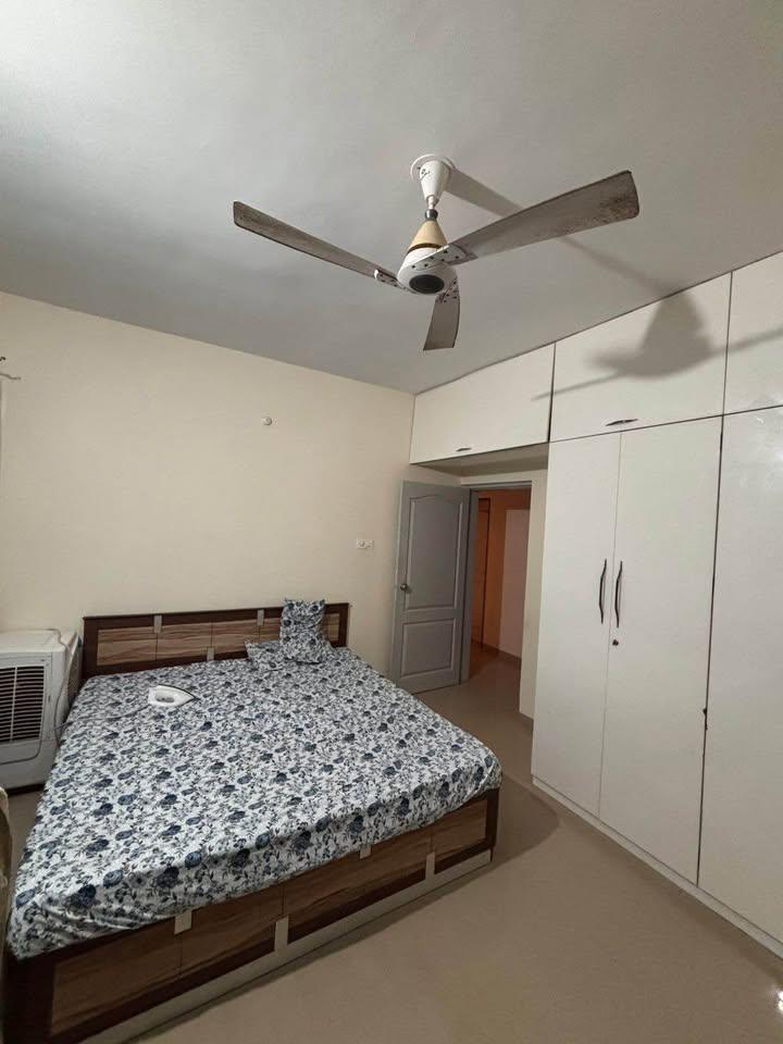 https://findmyroom-property-images-india.s3.ap-south-1.amazonaws.com/mabrx-1766590284950-76447