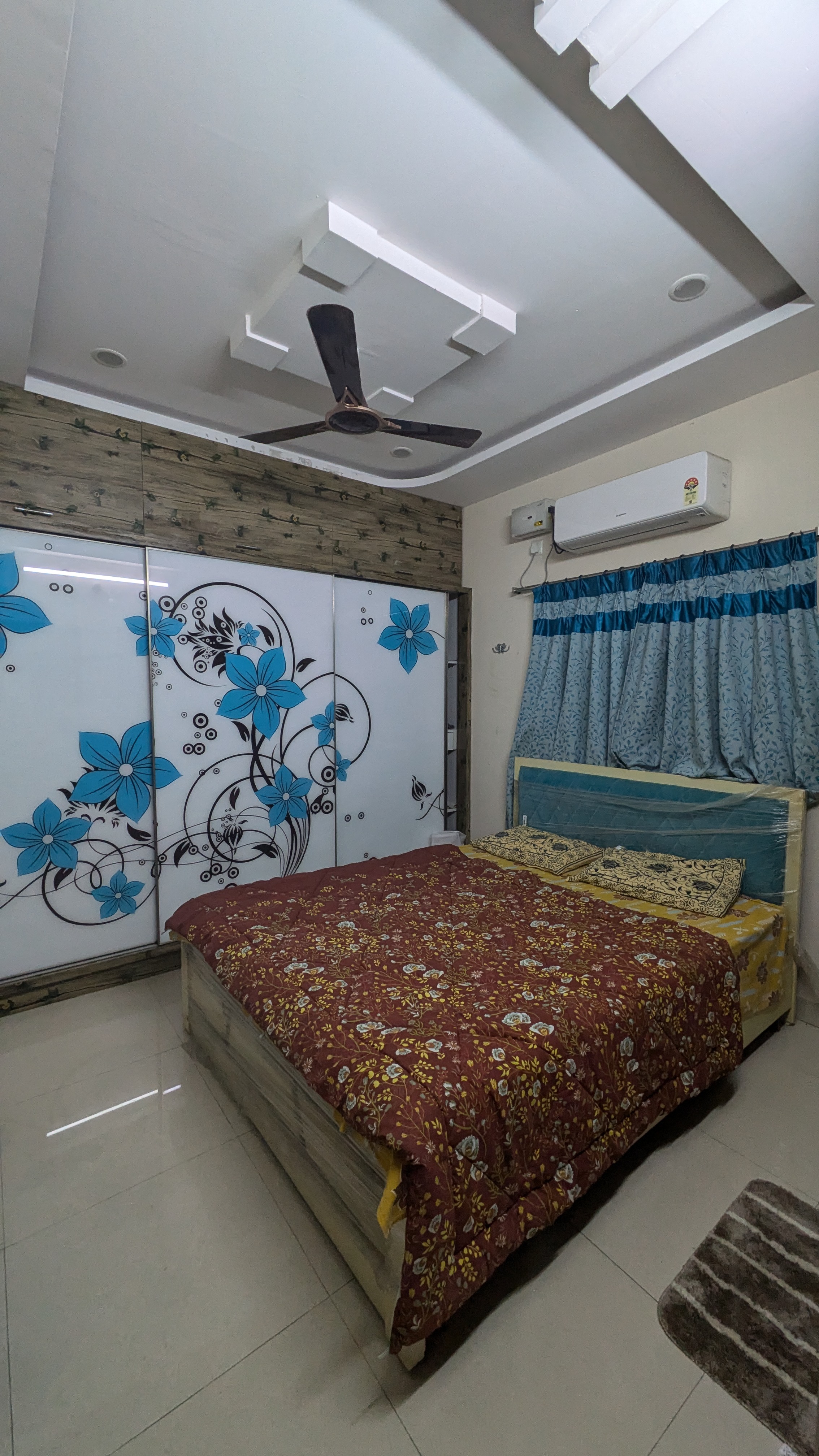 https://findmyroom-property-images-india.s3.ap-south-1.amazonaws.com/mcdxi-1726262514429-21730.jpg