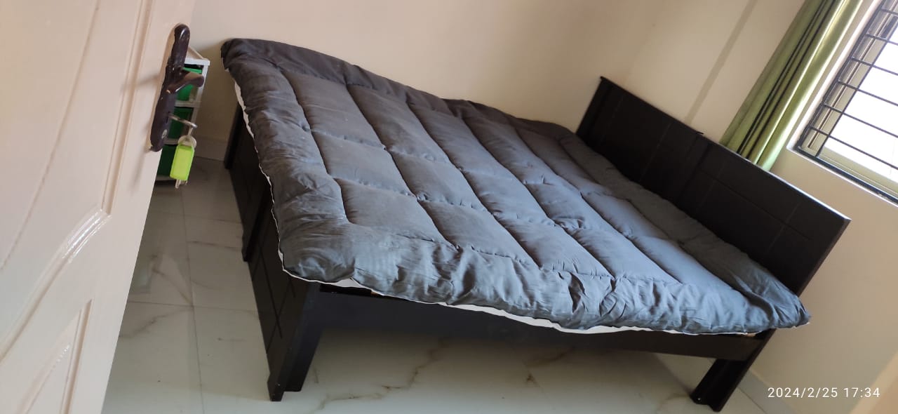 https://findmyroom-property-images-india.s3.ap-south-1.amazonaws.com/mdbtp-1737364386230-42738.jpg