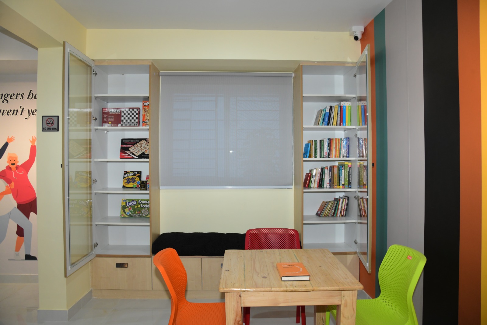 https://findmyroom-property-images-india.s3.ap-south-1.amazonaws.com/mhuvy-1720754720835-73580.jpg